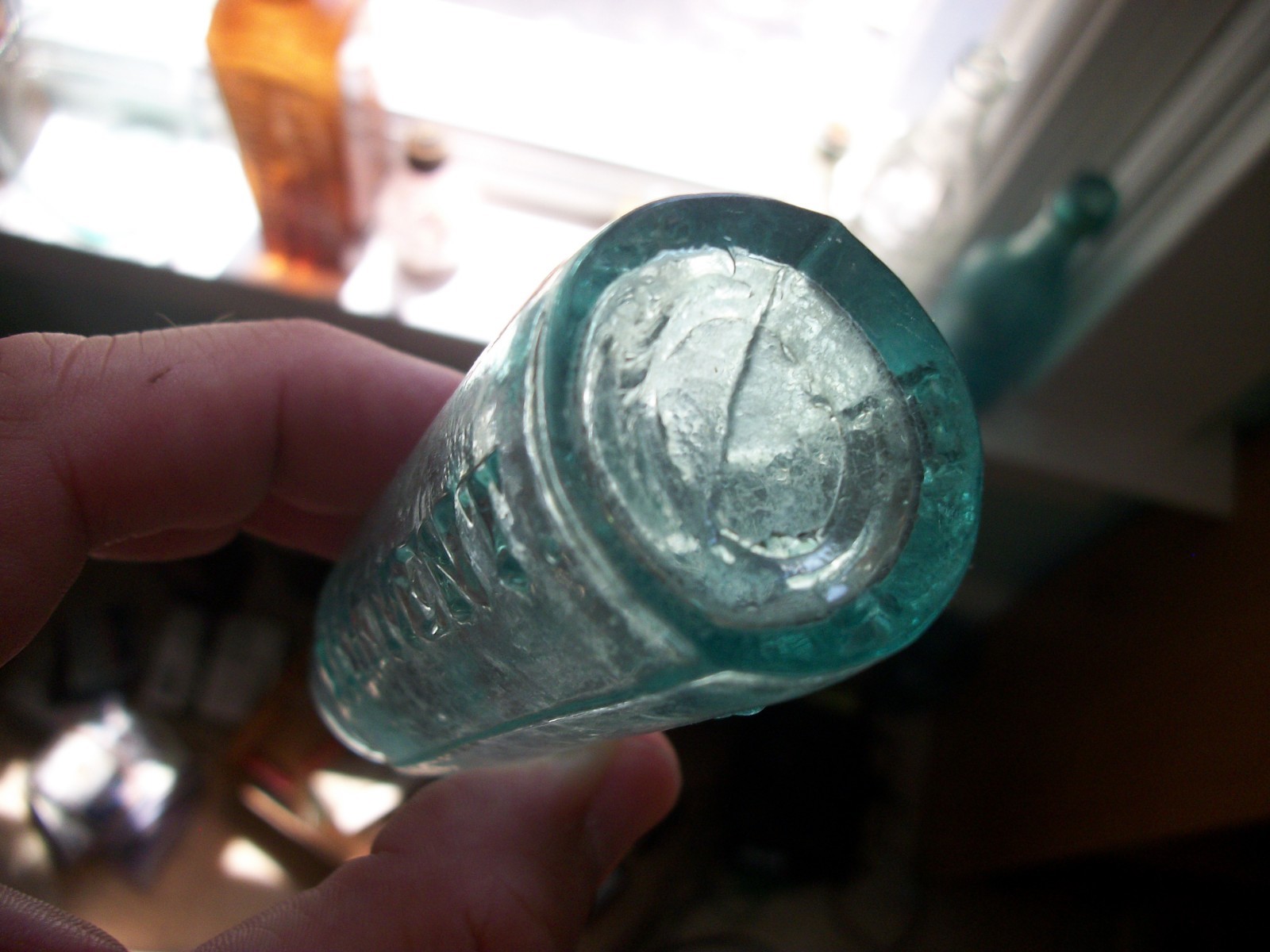 UNIQUE OPEN PONTIL TROYER'S VEGETABLE RHEUMATIC LINEMENT WHITTLED CRUDE OHIO?