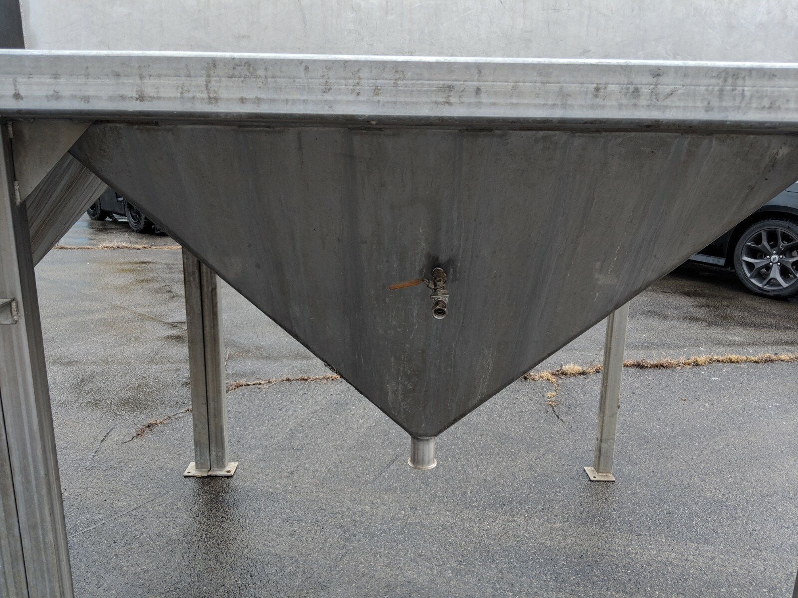 Stainless Steel Portable Cone Bottom Tank Hold Capacity 4,000 lb.