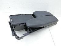 Mercedes W204 C180 11-15 Armlehne Mittelarmlehne und Ablagefach Mercedes W204 C180 11-15 23.08.2012 A2046800639... Vorschau 2