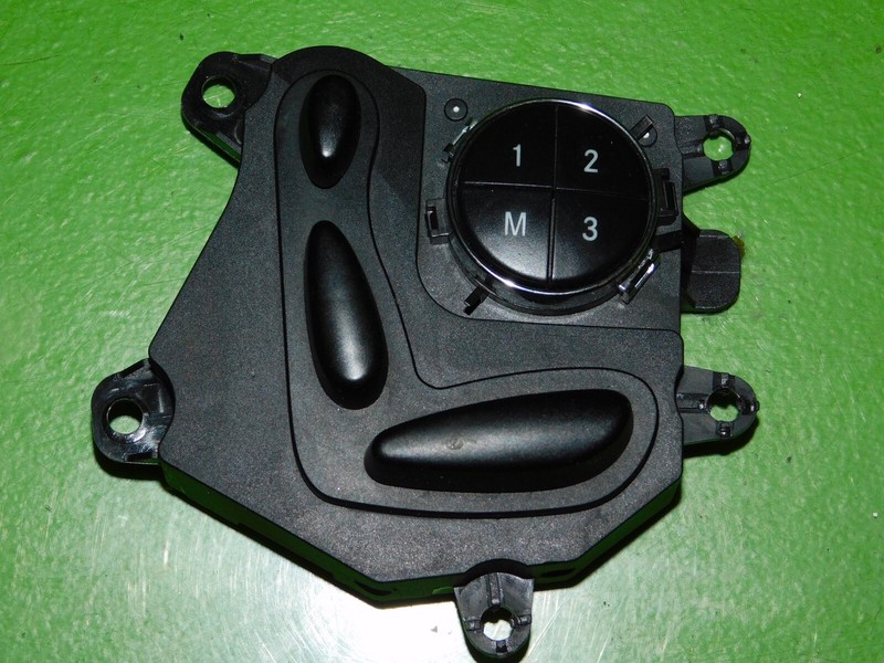 06-11 CLS 550 63 W219 OEM 2118217979 driver left seat switch control button
