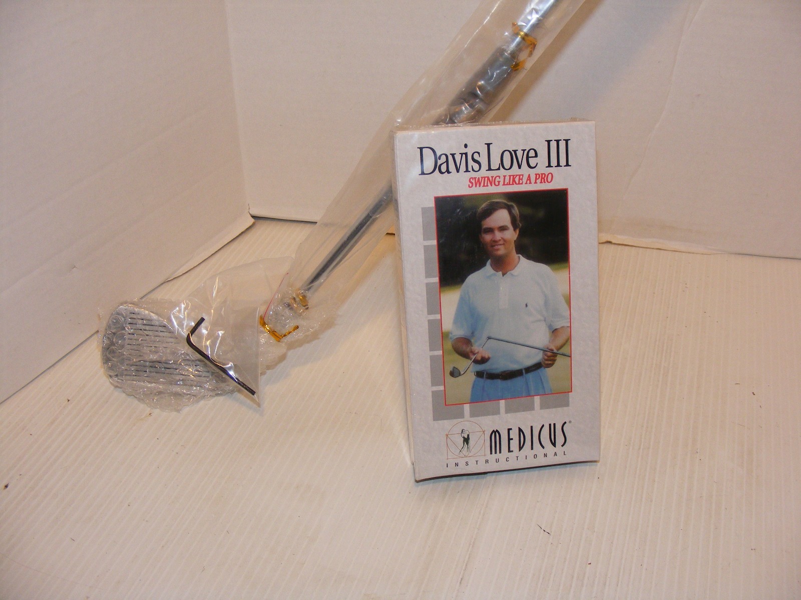 Medicus Dual Hinge 5 Iron Right Hand Golf Club & VHS Davis Love III  NEW SEALED