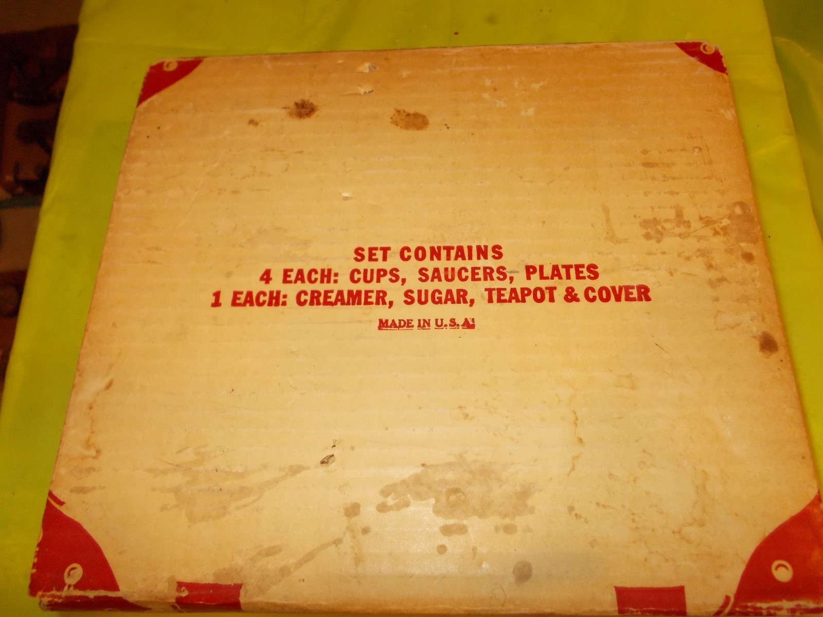 1945 LITTLE HOSTESS PLAY SET 