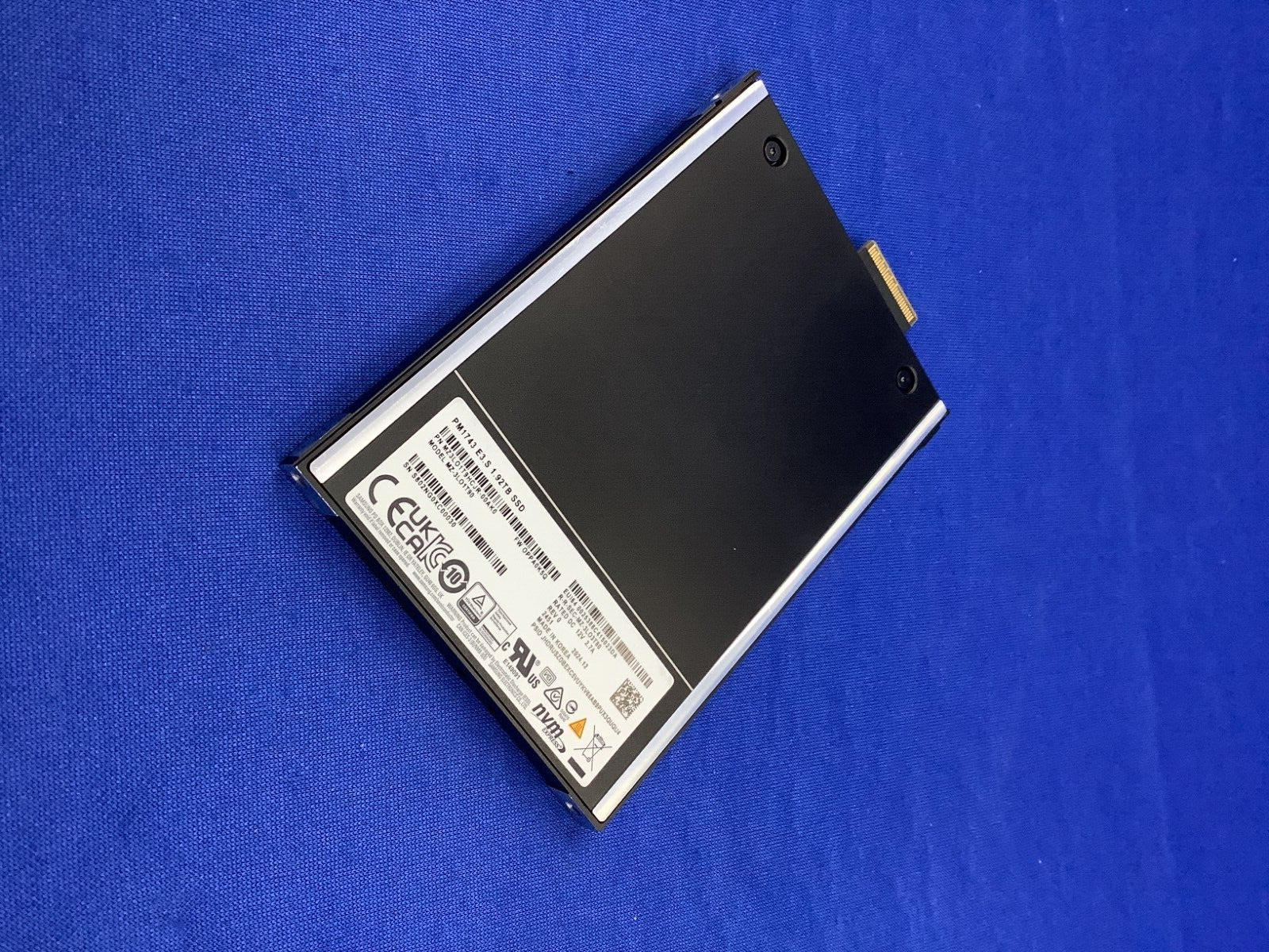 MZ-3LO1T90 SAMSUNG PM1743 1.92TB NVMe GEN5 E3.S 1T