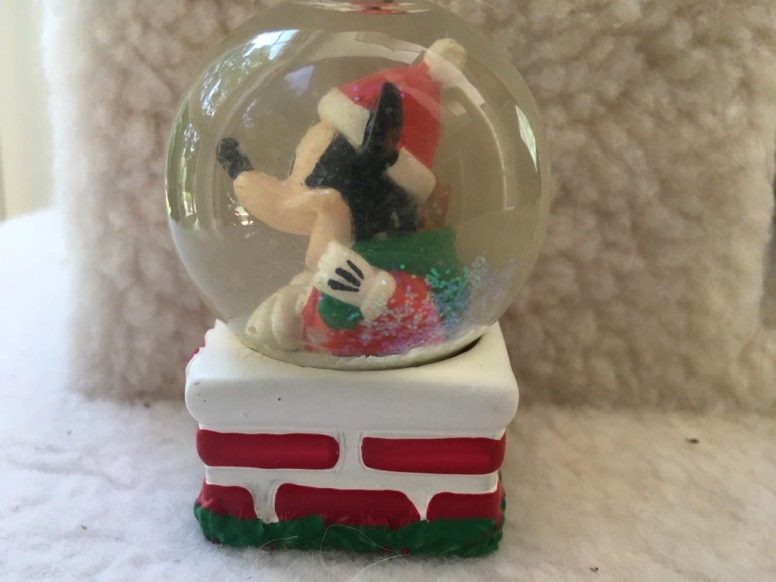 MINIATURE 2010 MICKEY MOUSE SNOW GLOBE BY JCPENNY
