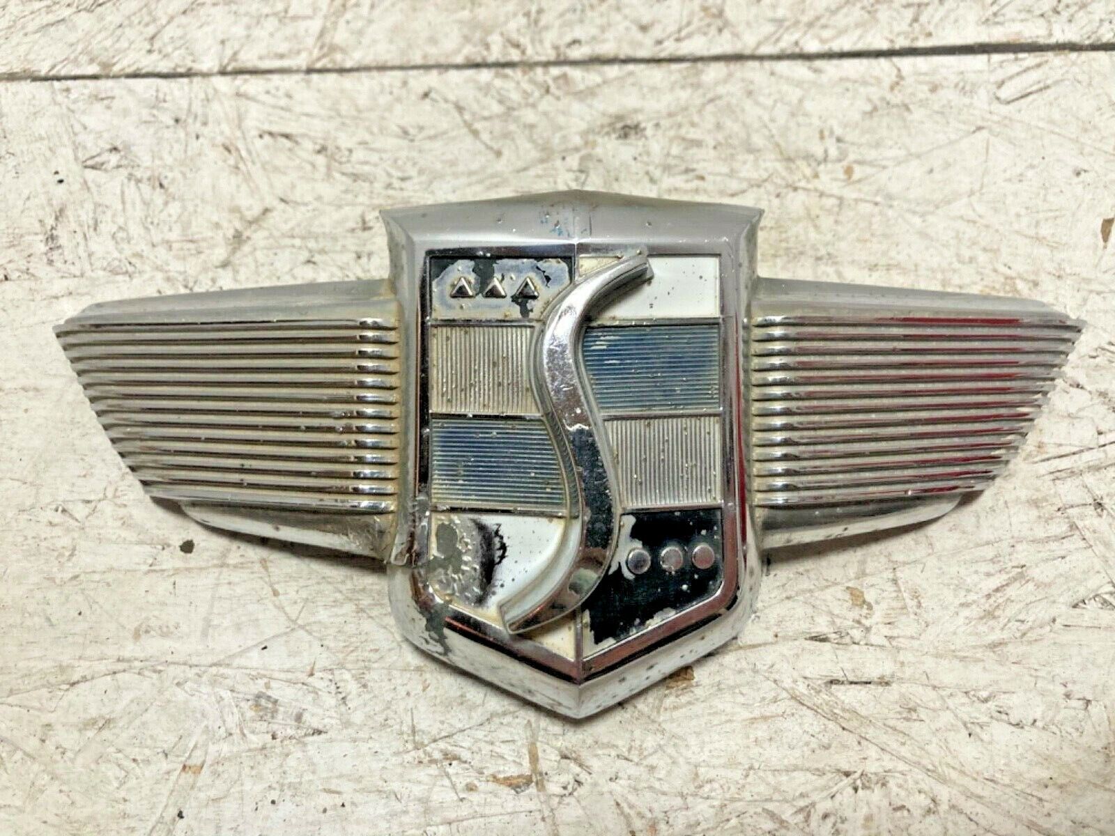 1947-1949 Studebaker Champion Hood Emblem Ornament 1948 1947-1949 Studebaker Champion Hood Emblem Ornament 1948