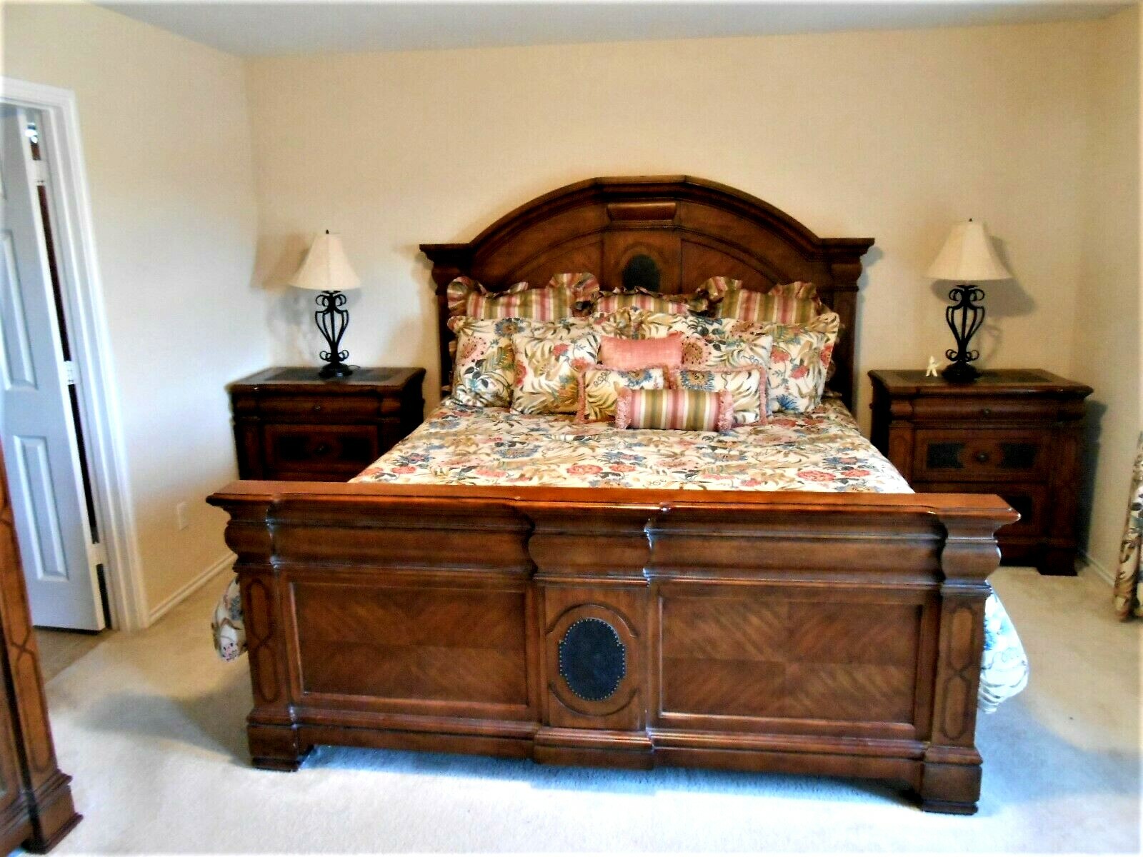 Beautiful Solid Wood King Size Ashley Furniture Bedroom Set Heavy Mirrored