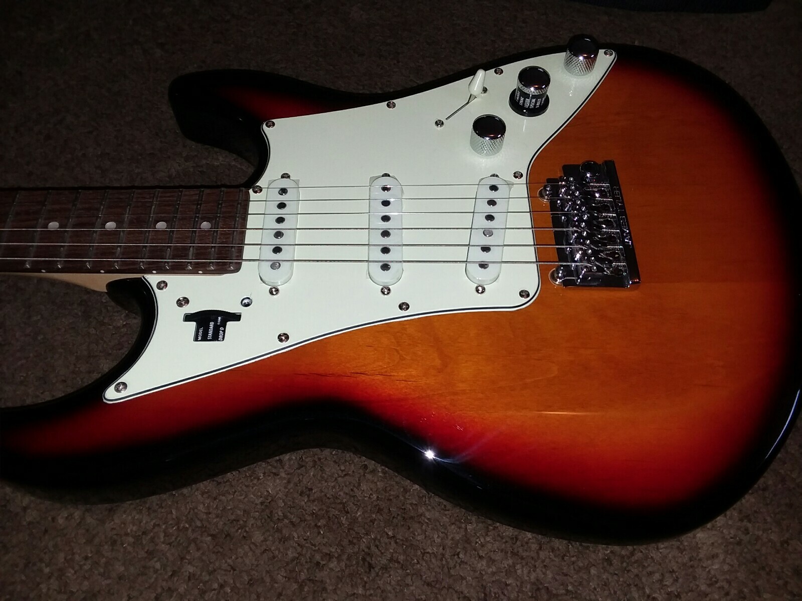 Line 6 james tyler USA Neck Variax jtv69S sunburst