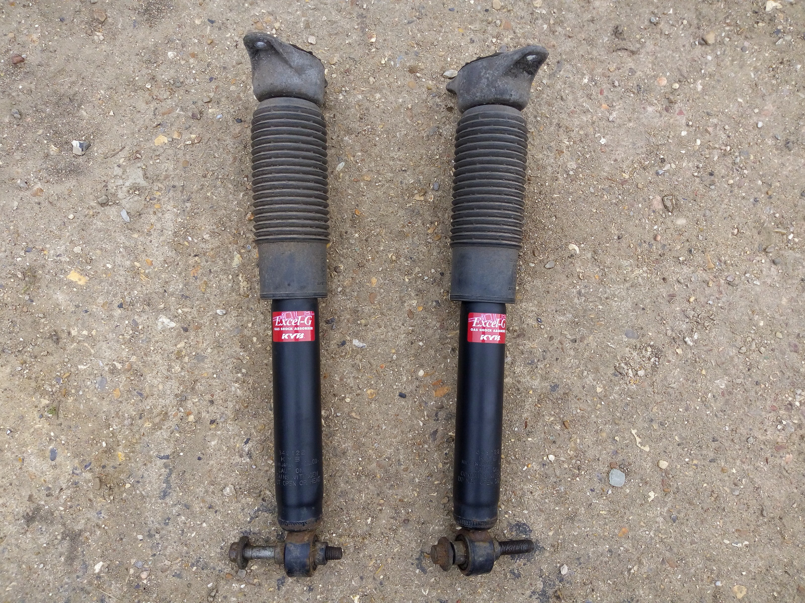 VOLVO S60 S80 V70 200920122015 PAIR REAR SHOCK ABSORBER STRUT KYB