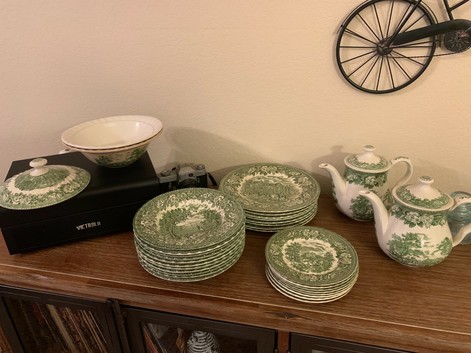 England Dinnerware Set