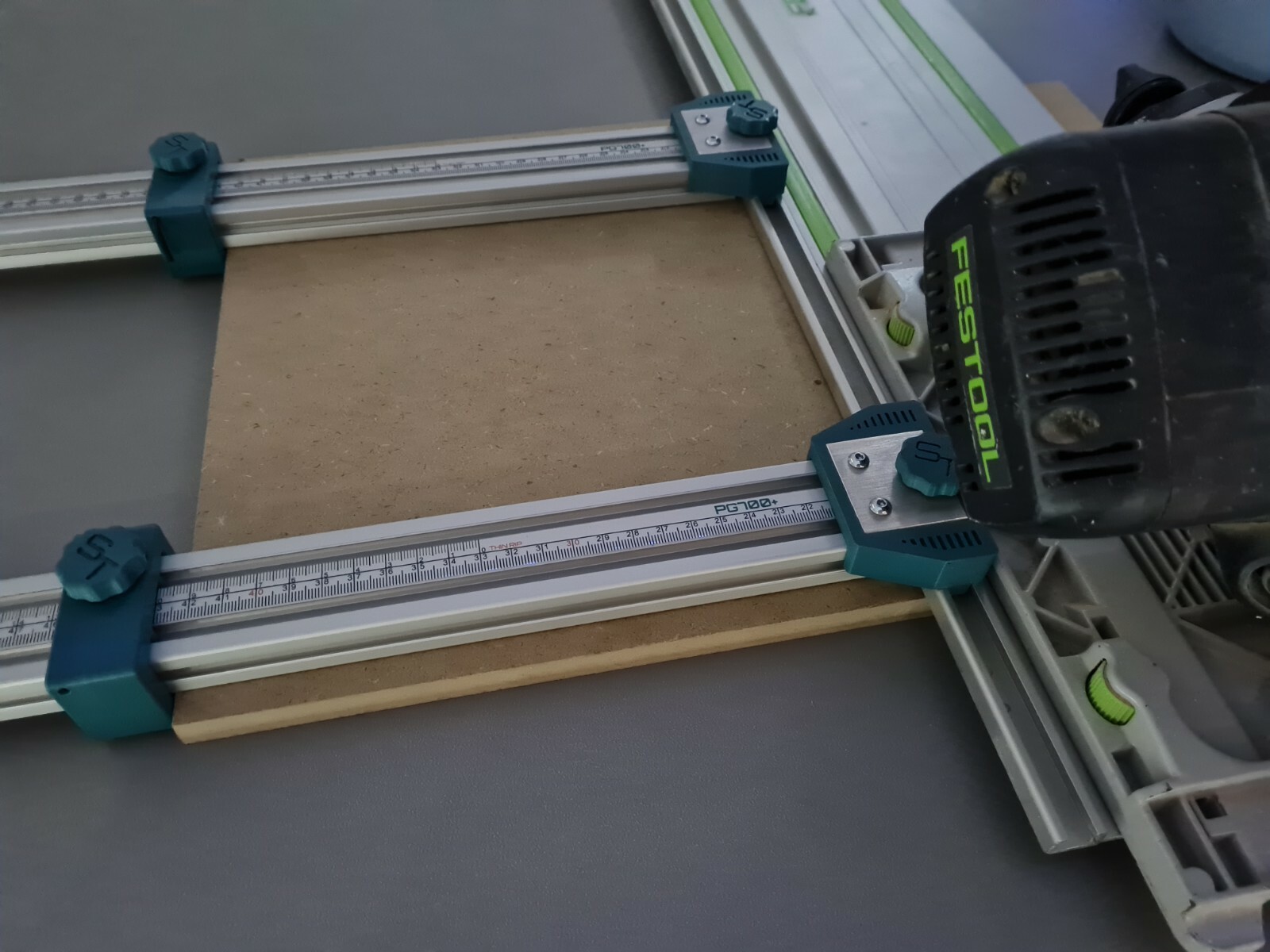 параллельная направляющая