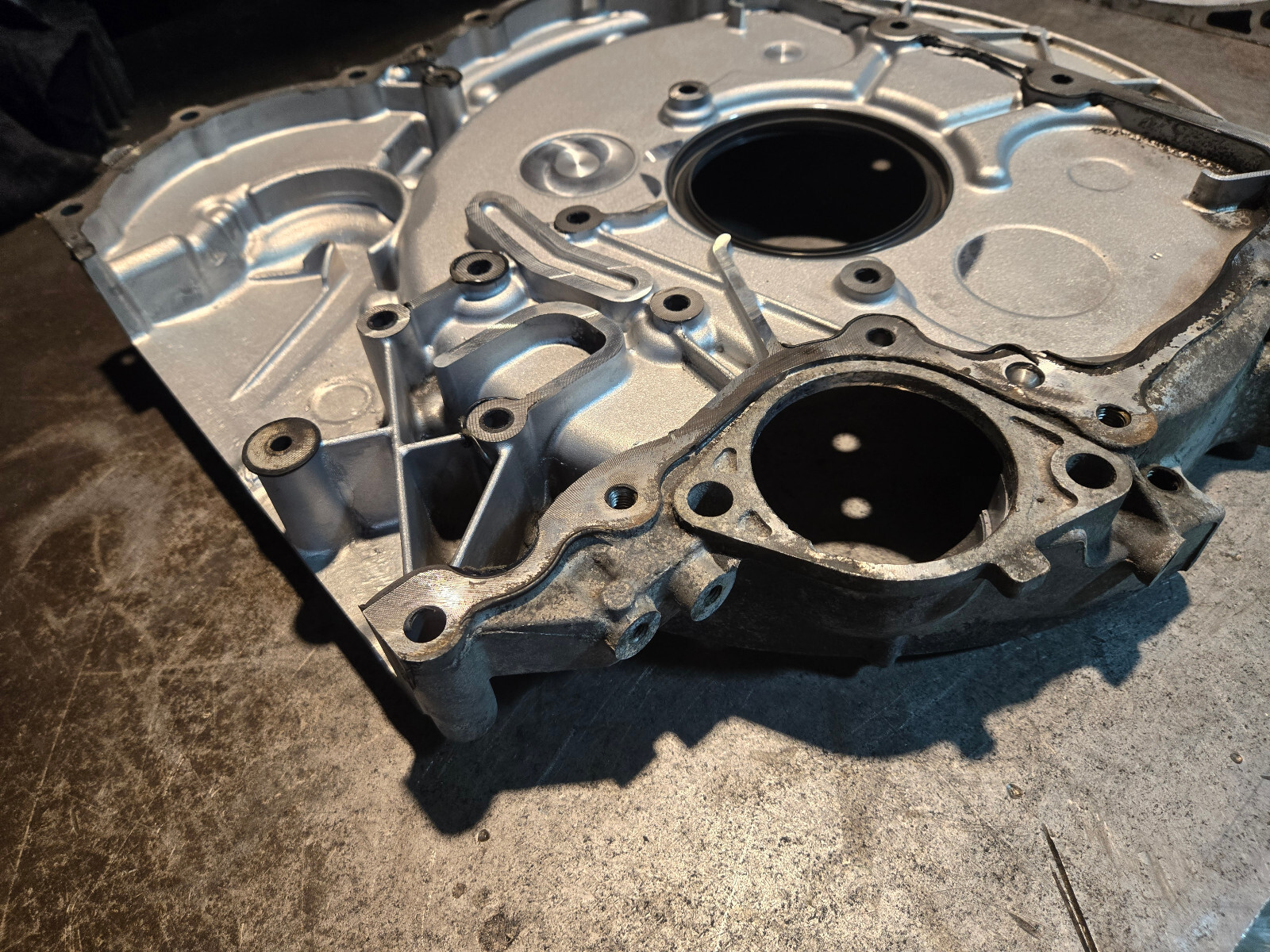 Mercedes-Benz OM651 control housing cover A6510150602 A6510150802 - Picture 9 of 10