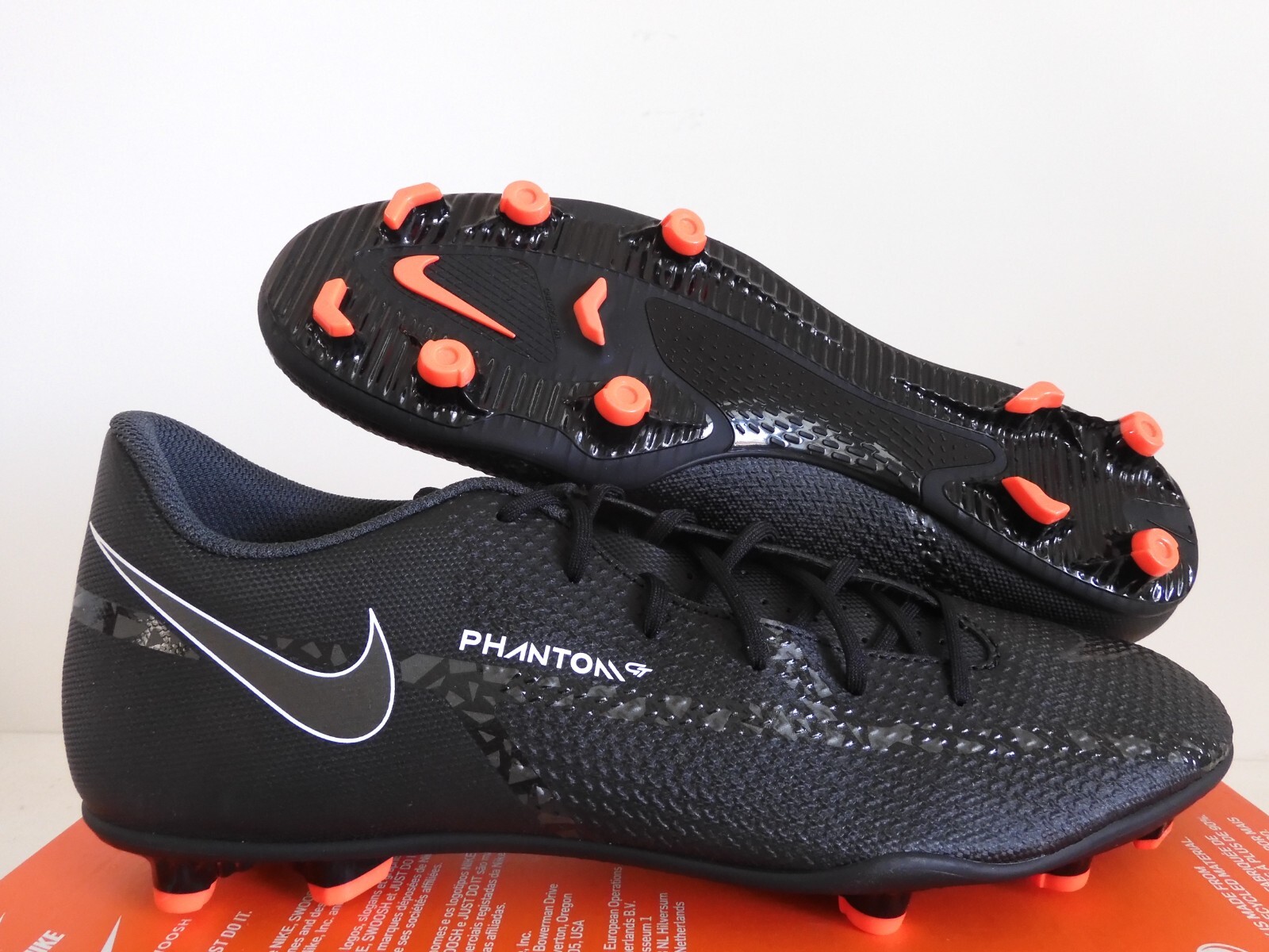 Nike Phantom Gt2 Club Fg/Mg Black-Summit White-Red Sz 12 Nike Phantom Gt2 Club Fg/Mg Black-Summit White-Red Sz 12