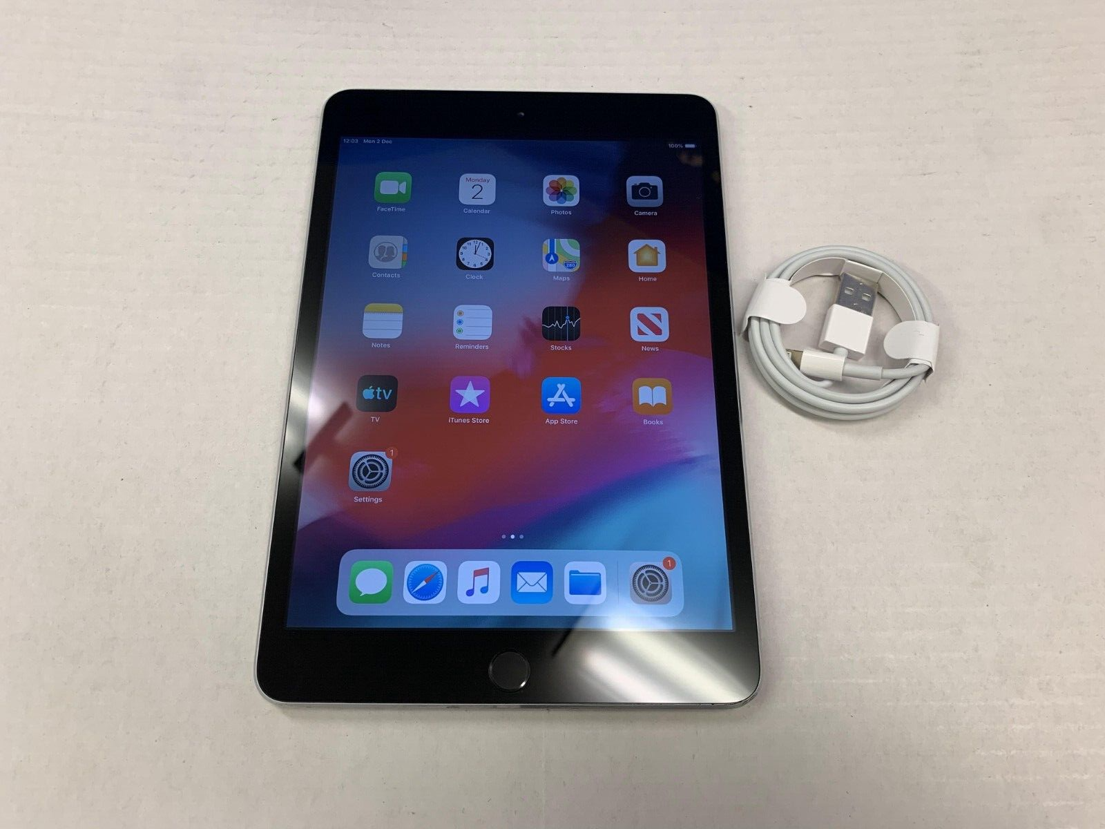 【美品】Apple iPad mini3 Wi-Fi 128GB Apple iPad mini 3 128GB, Wi-Fi, 7.9in - Space Grey