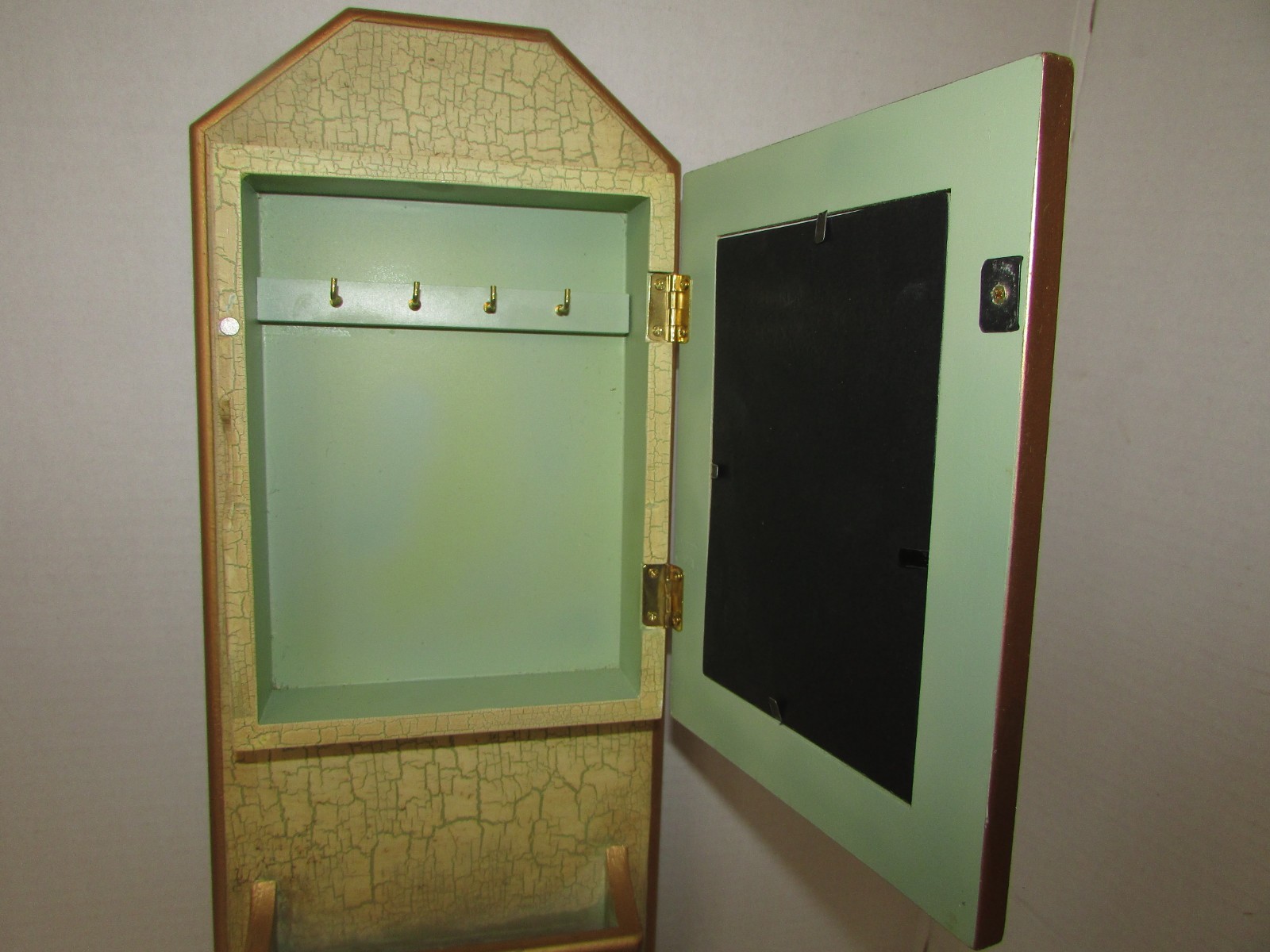 ANISTER GIFTS HAND PAINTED WALL POCKET & PHOTO/KEY HOLDER SHABBY 19.25