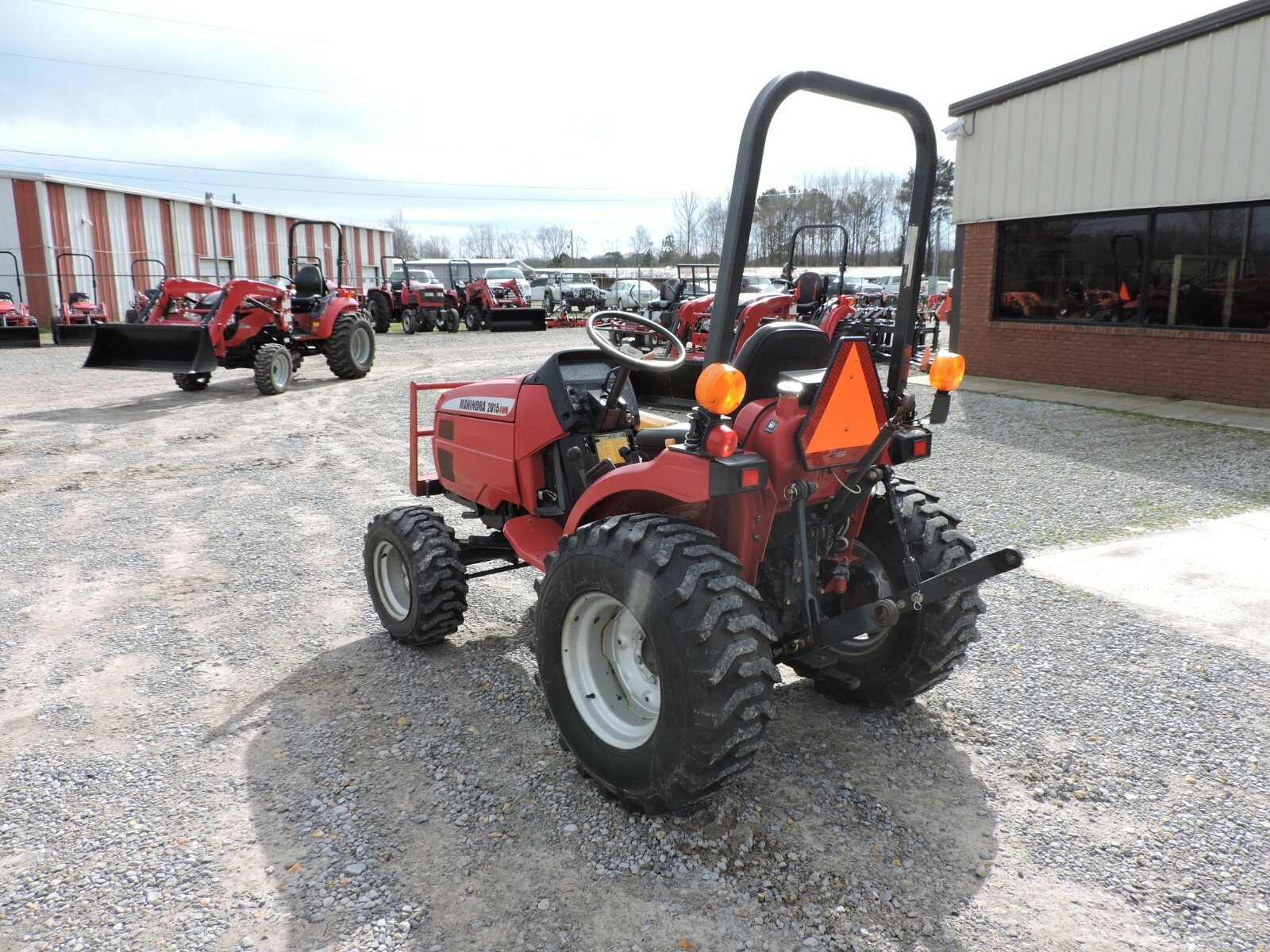 2005 MAHINDRA 2015 TRACTOR  - 4WD - GREAT CONDITION!!