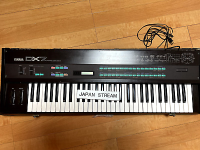 YAMAHA DX7 Digital Synthesizer keyboard 61 keys Black With  rom