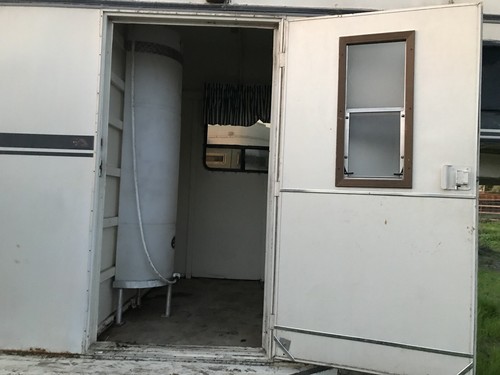 used gooseneck horse trailers