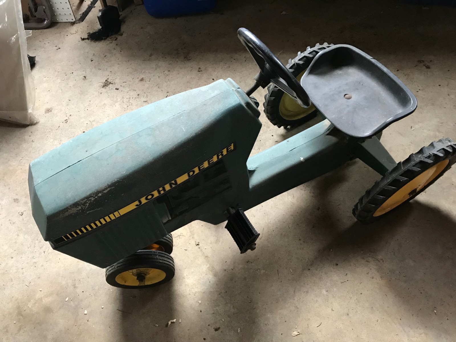 Vintage Ertl John Deere Pedal Tractor 520