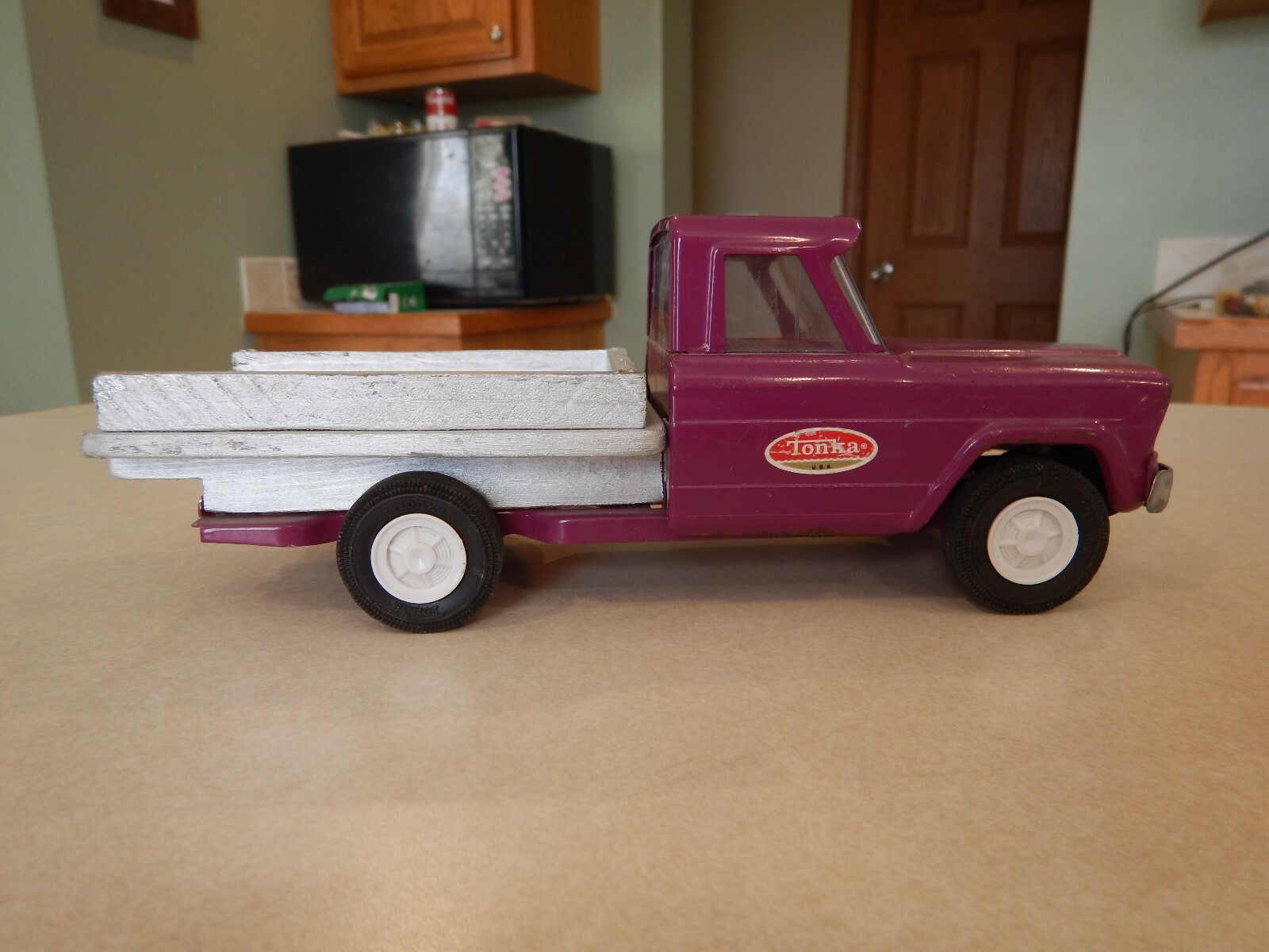 VINTAGE TONKA TOY JEEP WITH HOME MADE BED