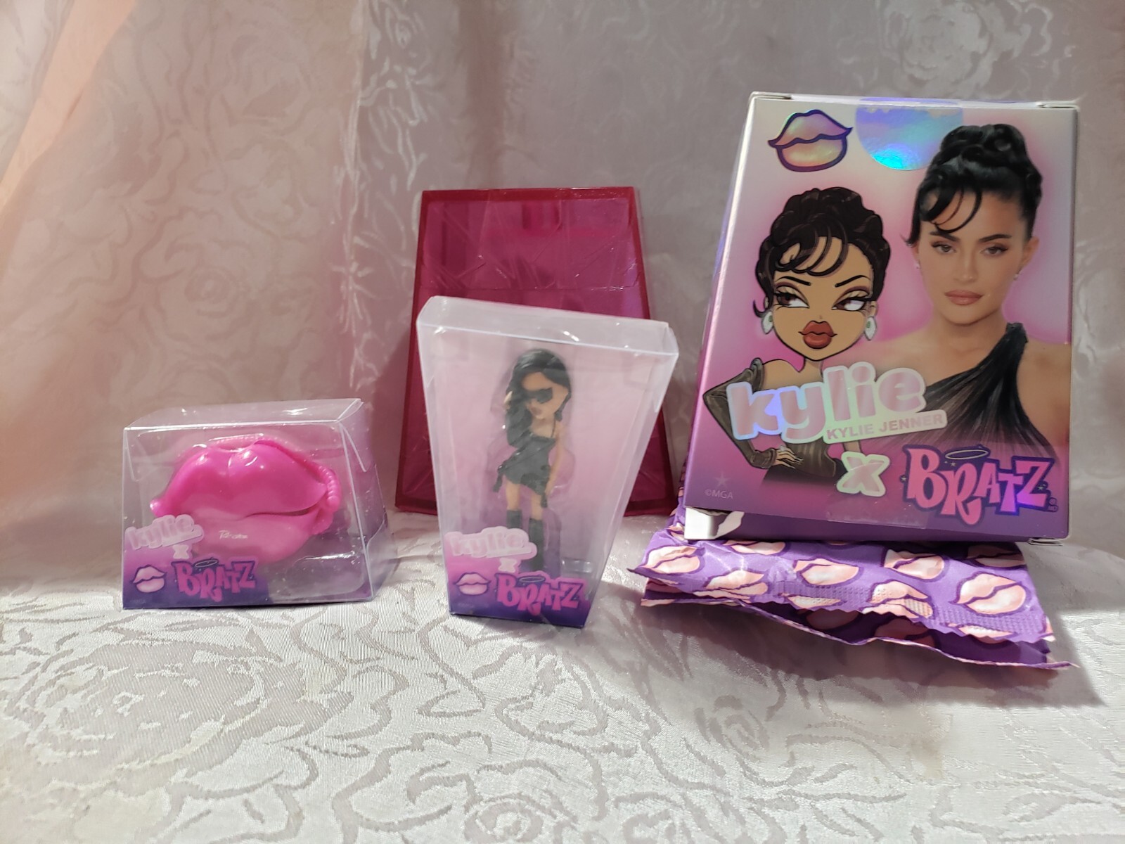 BRATZ 2023 LIMITED EDITION KYLIE JENNER CELEBRITY FASHION