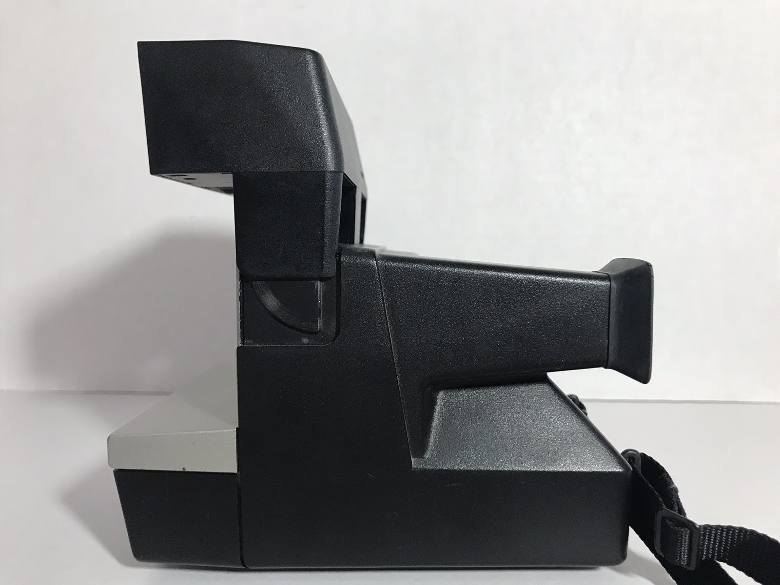 Vintage Polaroid Spirit 600 Instant Film Camera With Strap Not Tested Sold As Is