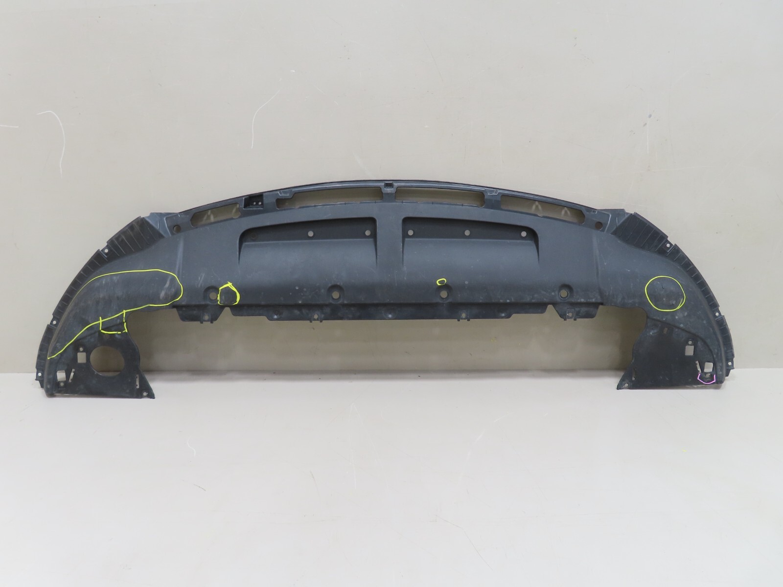パーツ FARO LASER777 2020-2022 LINCOLN CORSAIR FRONT LOWER RADIATOR DEFLECTOR OEM