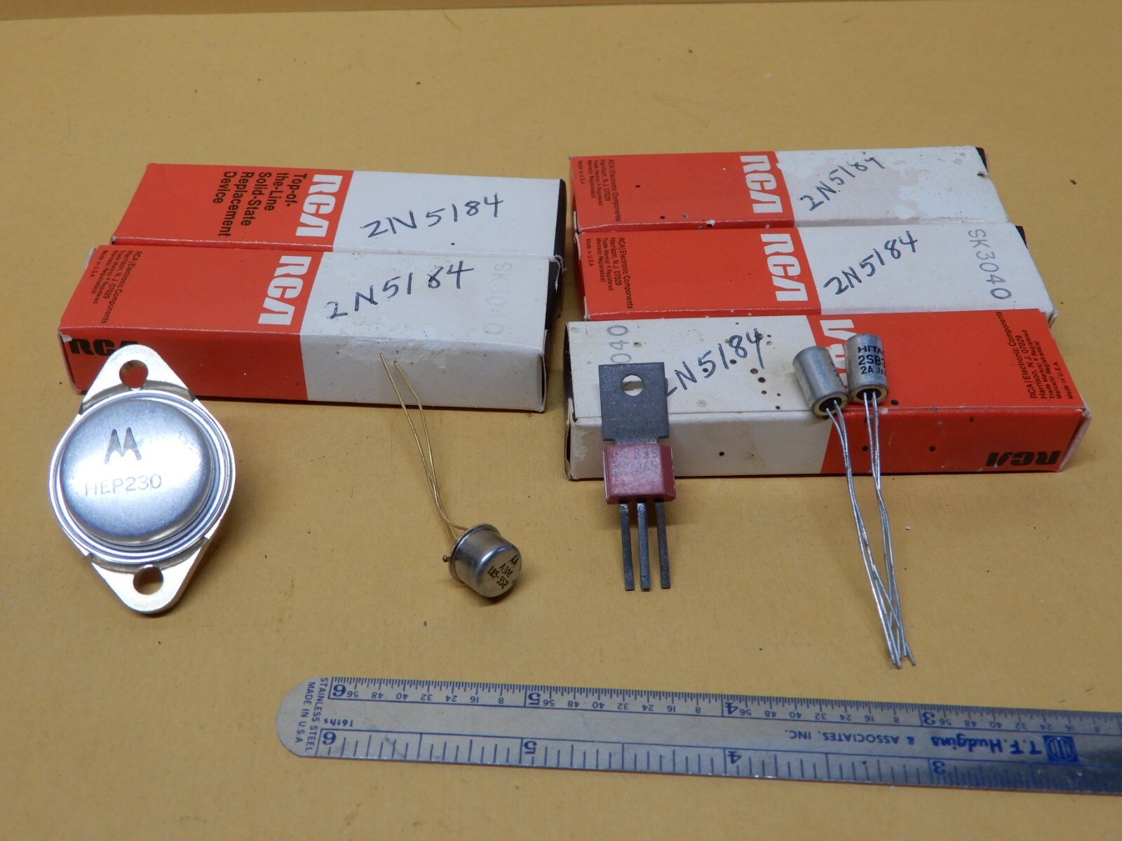 RCA Motorola and Hitachi Transistors 2N5184 2SB370 HEP230 | eBay RCA Motorola and Hitachi Transistors 2N5184 2SB370 HEP230 | eBay