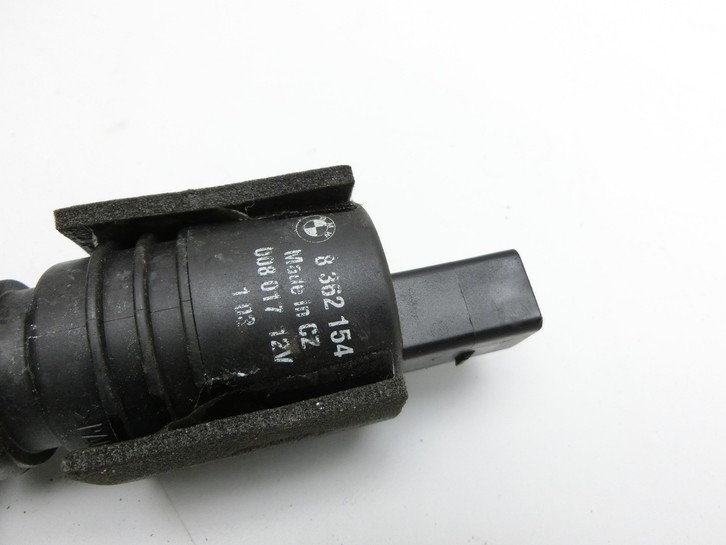 BMW E46 325i 02-06 Waschwasserpumpe Waschpumpe Scheibenreinigung BMW E46 325i 02-06 04.03.2003 67128362154 8362154... Vorschau 2