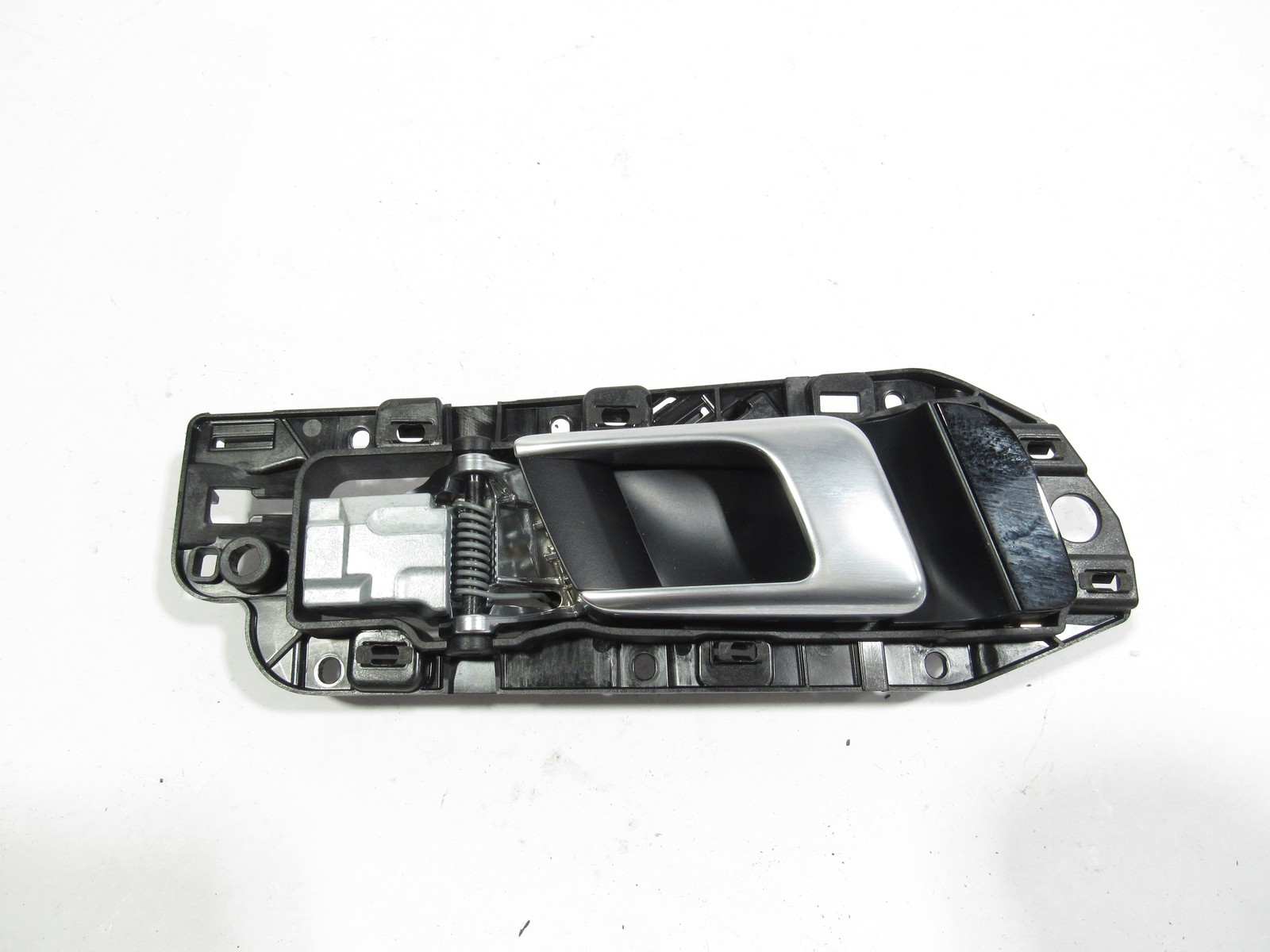 19-23 Porsche Cayenne 2019 Rear Right Passenger Door Handle W/ Trim Cover >