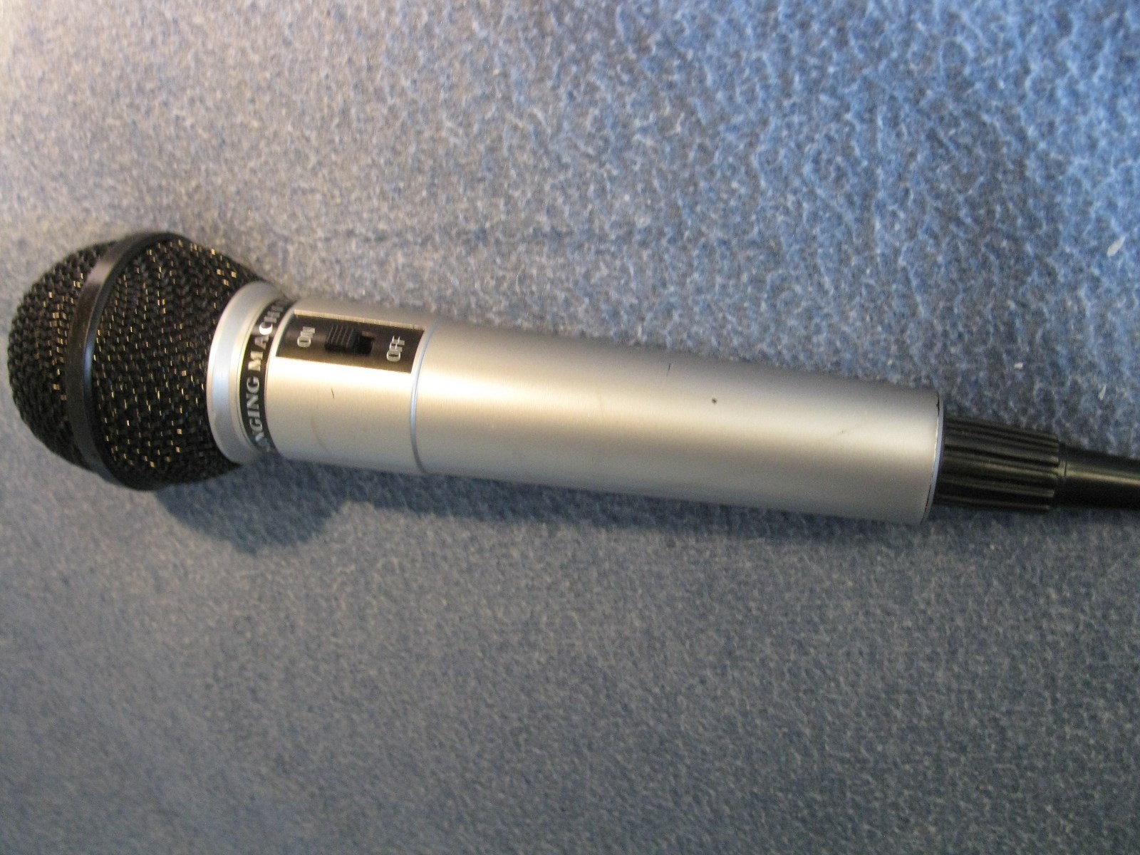 Singing Machine Uni-directional Dynamic Karaoke Microphone  10 ft Cord=FREE SHIP