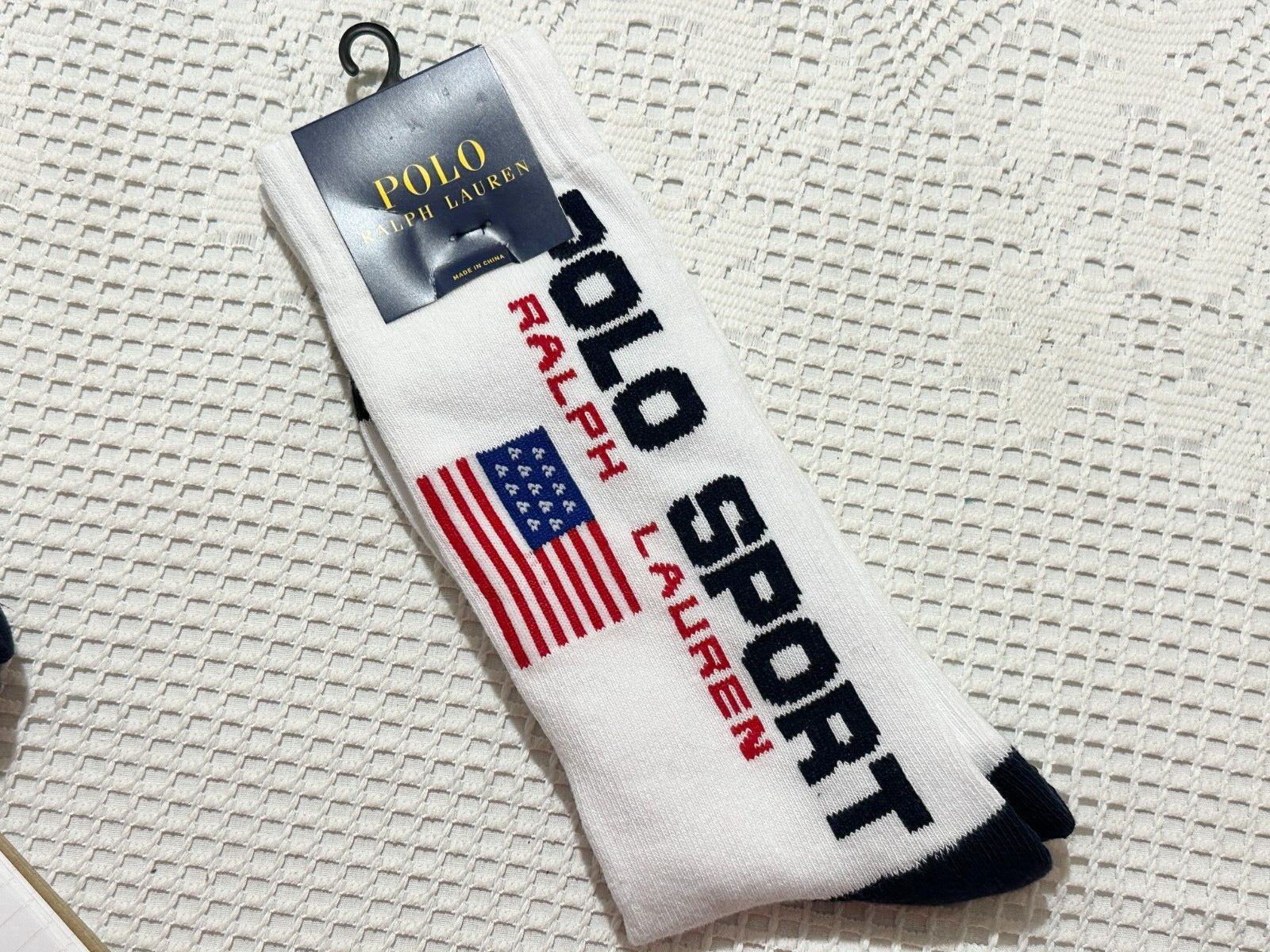 * Mens 10-13 * White With American Flag