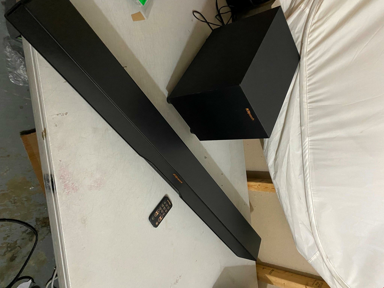 Klipsch R-4B 2-Way 3 Mode Soundbar & Wireless Bluetooth Subwoofer (R4B) USED