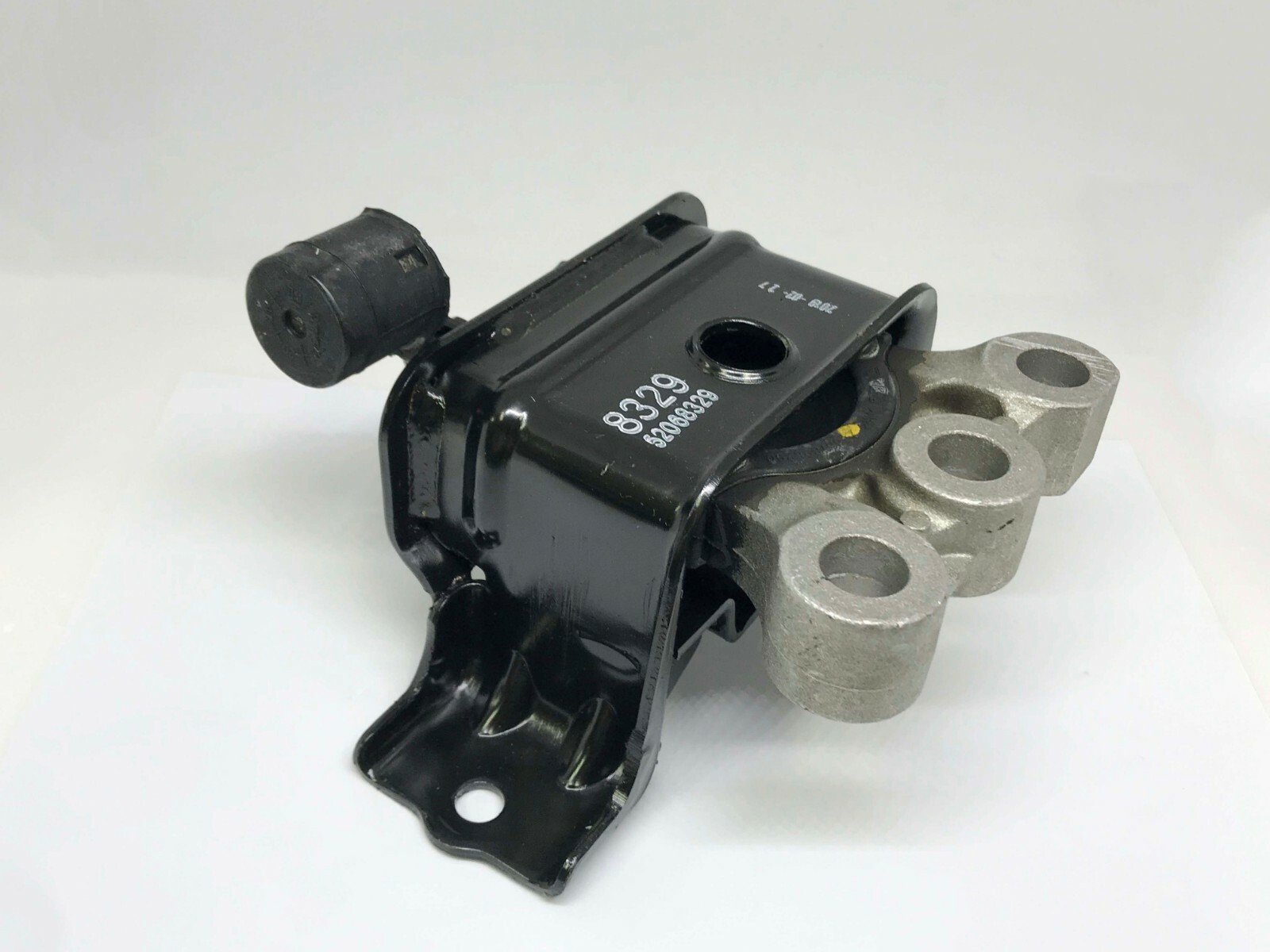 Genuine 52068329 Engine Mount for 2012 2017 Chevy Sonic Aveo