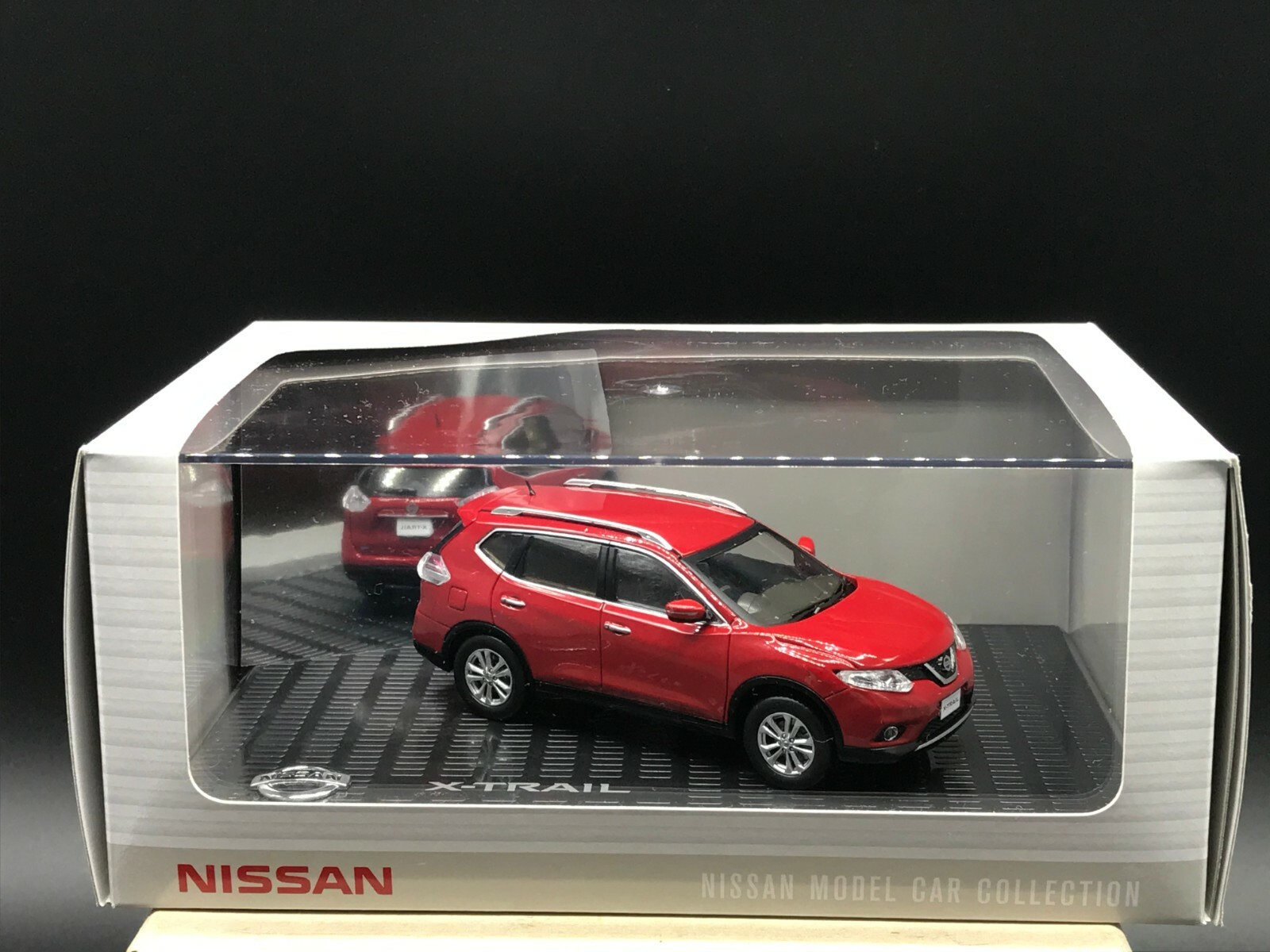 京商 1/43 日産 エクストレイル バーニングレッド Amazon | 1/43 京商 Jコレクション 日産 エクストレイル T30