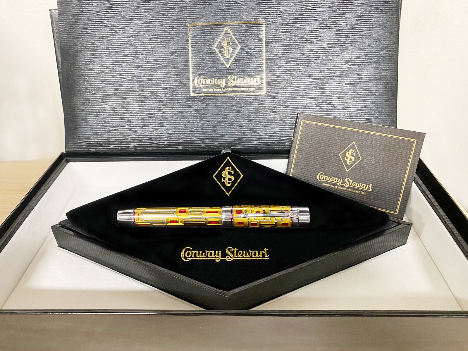 Conway Stewart Enameled Gatsby Limited Edition Fountain Pen with box & papersのeBay公認海外通販｜セカイモン