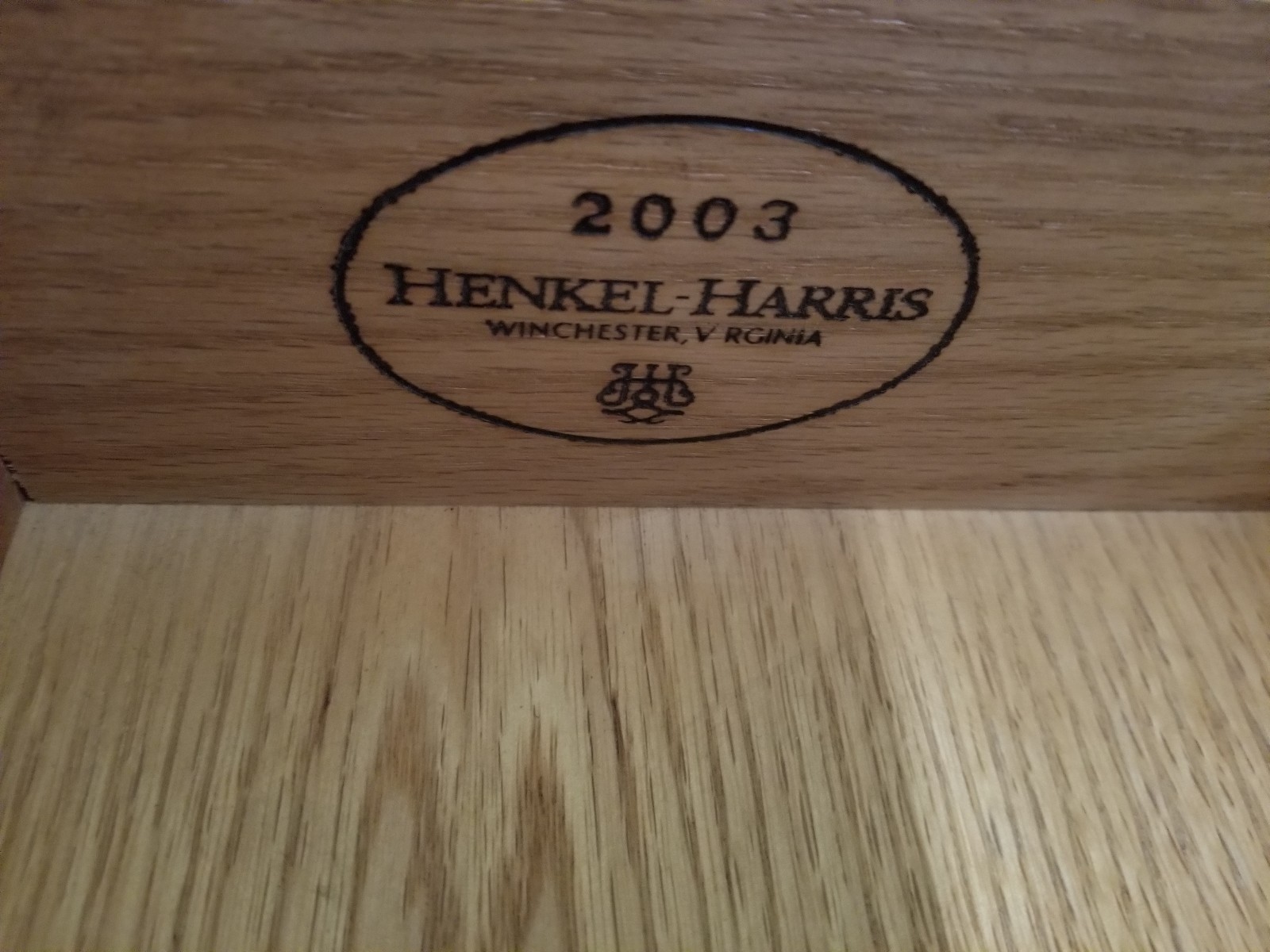 HENKEL HARRIS SERVER SIDEBOARD WITH GALLERY MAHOGANY