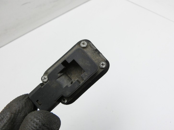Fiat Freemont 11-16 Schalter Taster Heckklappe Fiat Freemont 11-16 05.01.2012  68080582AA 9410-0316-05 gebraucht Vorschau 3