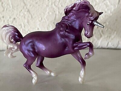 BREYER Stablemate Mystery Surprise Unicorn Chasing Rainbows ORCHID #6056