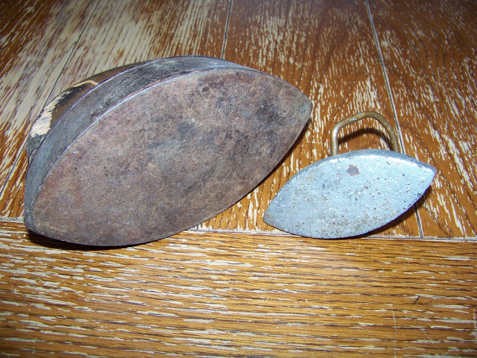 Antique Enterprise Mfg Co No. 50 Cast Iron w/Removable Handle, Asbestos Sad Iron