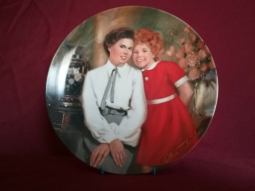 'Annie And Grace' Porcelain Plate # D 3788