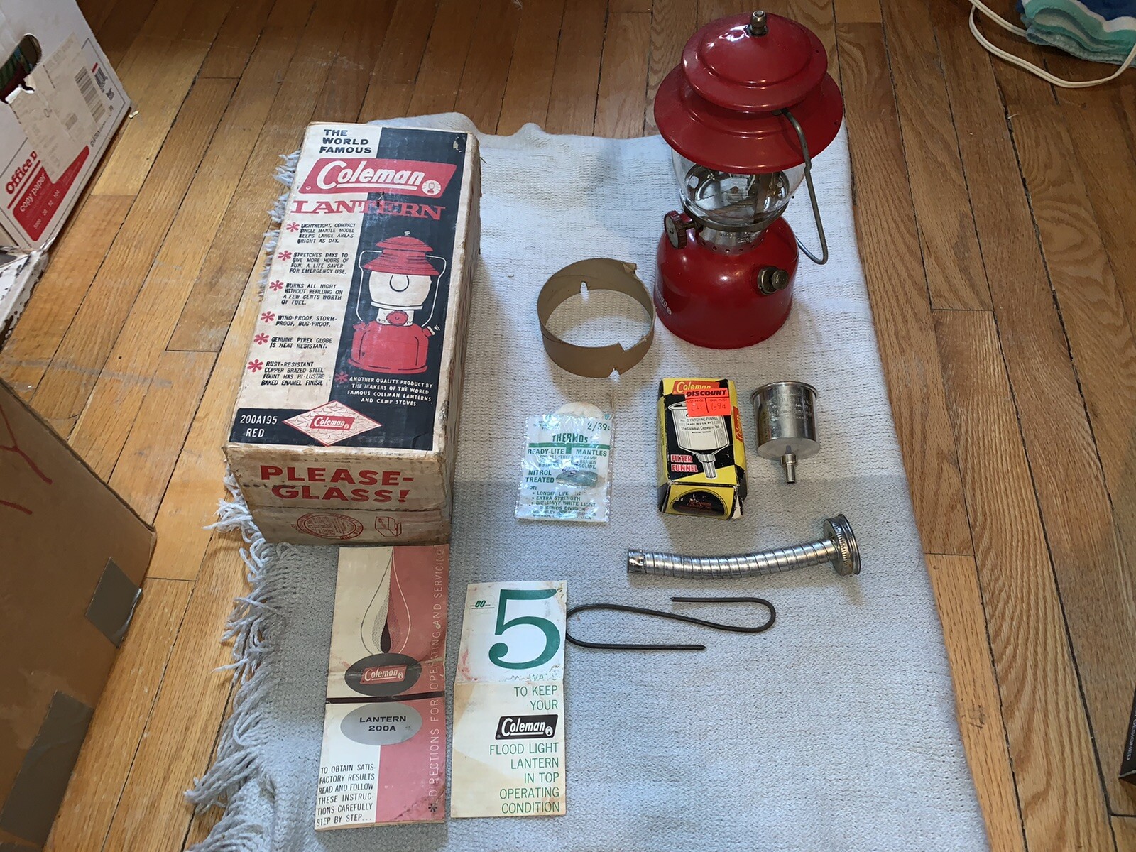 nice Vintage Coleman Lantern 1963 200a195 Red W Box