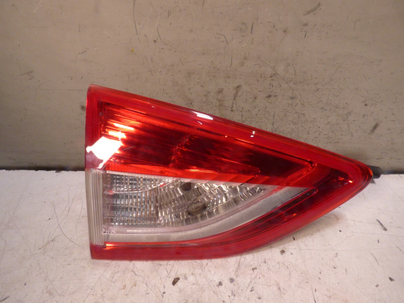 Fanale posteriore sinistro interno portellone FORD KUGA 90021836 CV4413A603AG