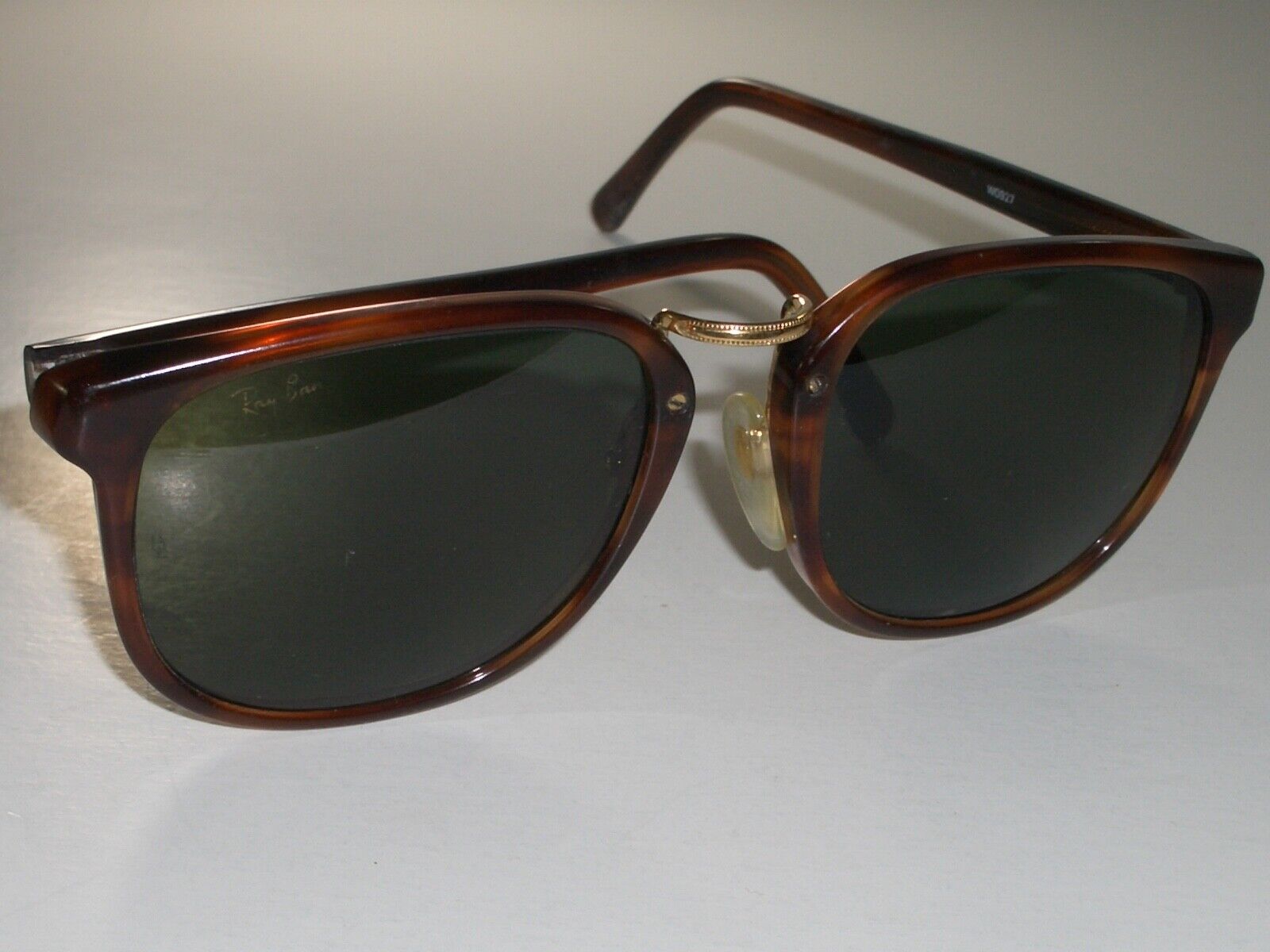 VINTAGE B&L RAY-BAN W0927 G15 UV SHINY TORTOISE PREMIER VINTAGE B&L RAY-BAN W0927 G15 UV SHINY TORTOISE PREMIER