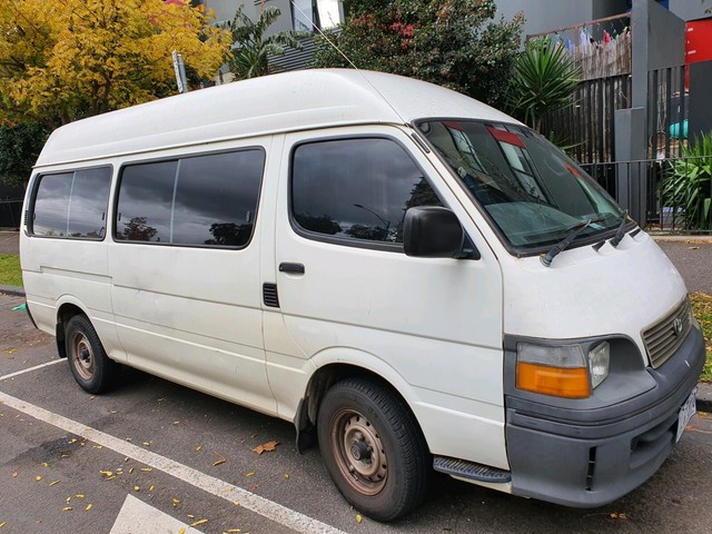 Тойота хайс 2002