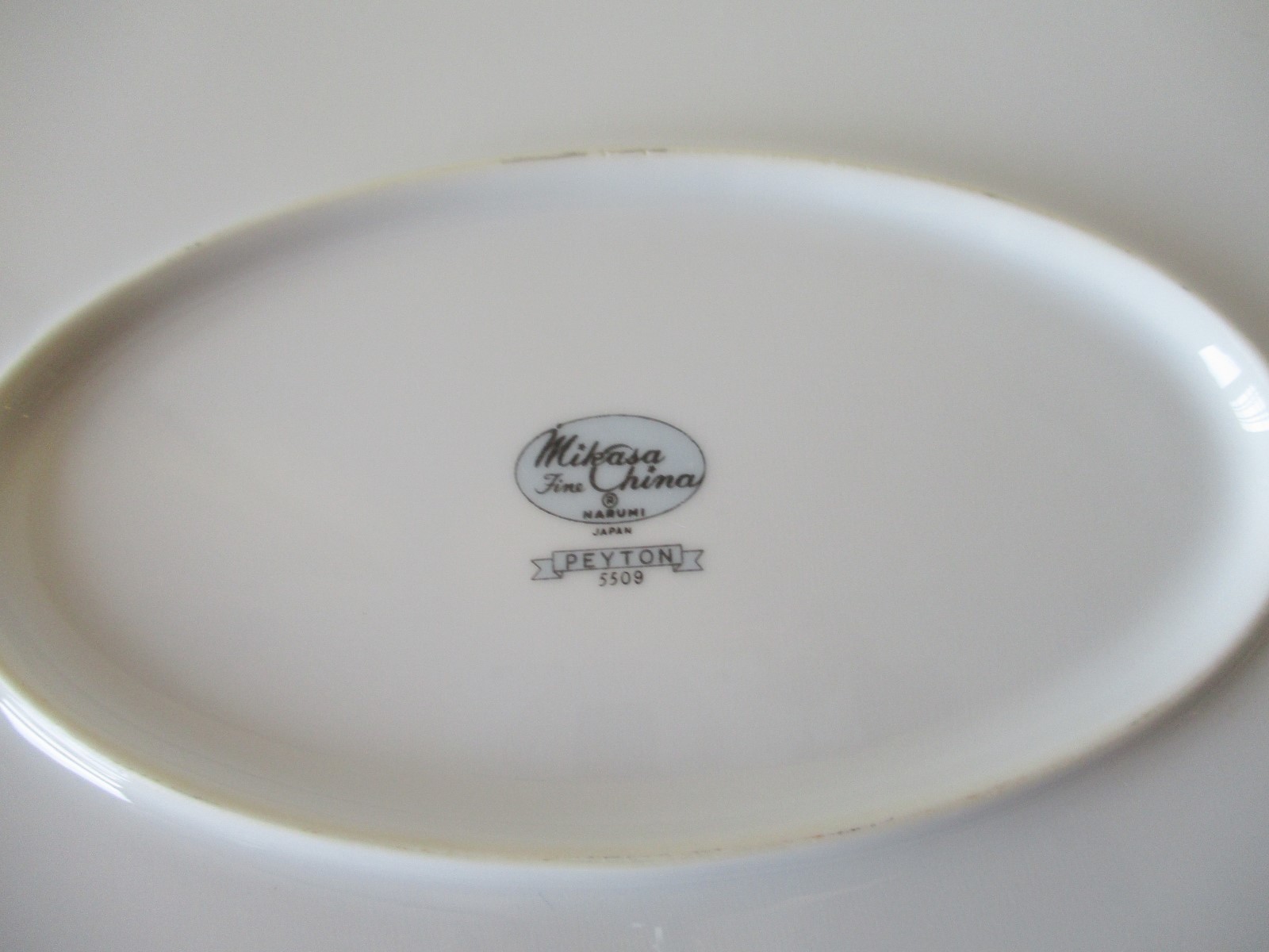 Mikasa Peyton 5509 Oval Platter 16 3/8