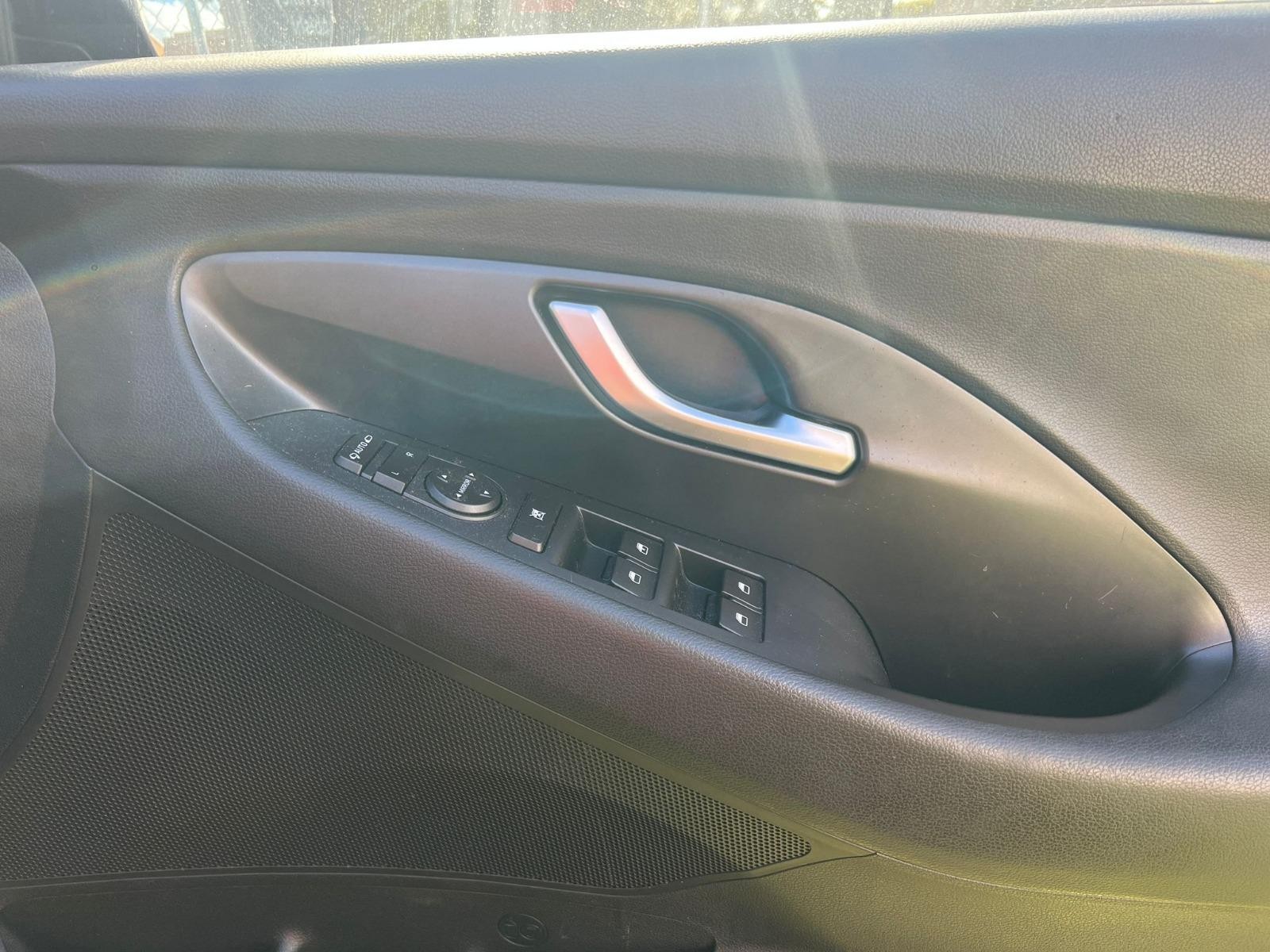 HONDA ODYSSEY RC1 02/2014-03/2022 FUEL DOOR / FILLER - thumbnail 12