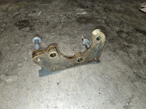 Dodge Ram Cummins 24V 5.9L Power steering pump Bracket 3947408 with bolts - Picture 3 of 4