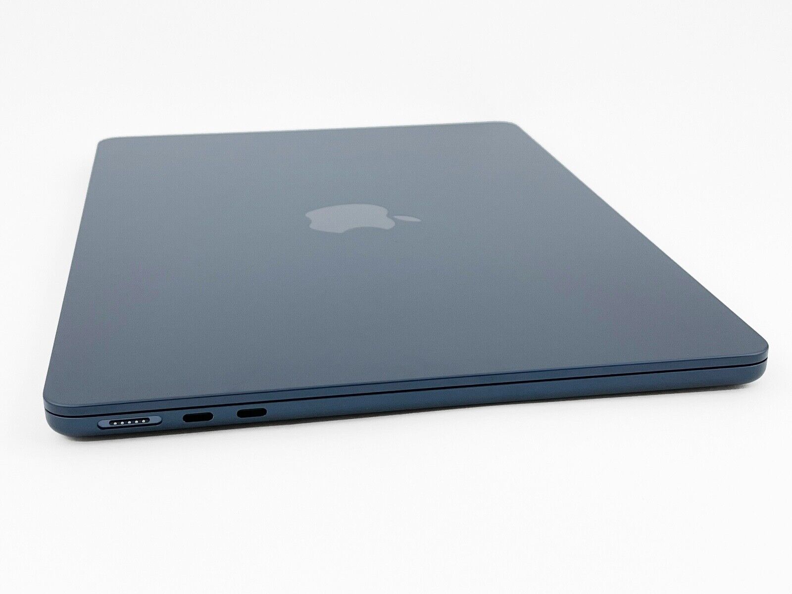 Apple 2024 MacBook Air 13-inch M3 Chip 8GB RAM 256GB SSD Apple 2024 MacBook Air 13-inch M3 Chip 8GB RAM 256GB SSD