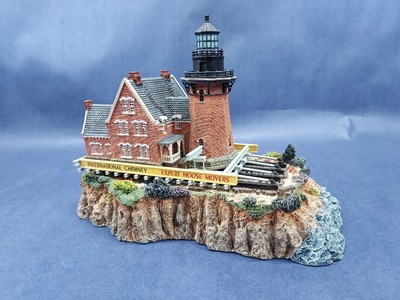 Harbour Lights HL662 Southeast Block On The Move Rhode Island Lighthouse No Box