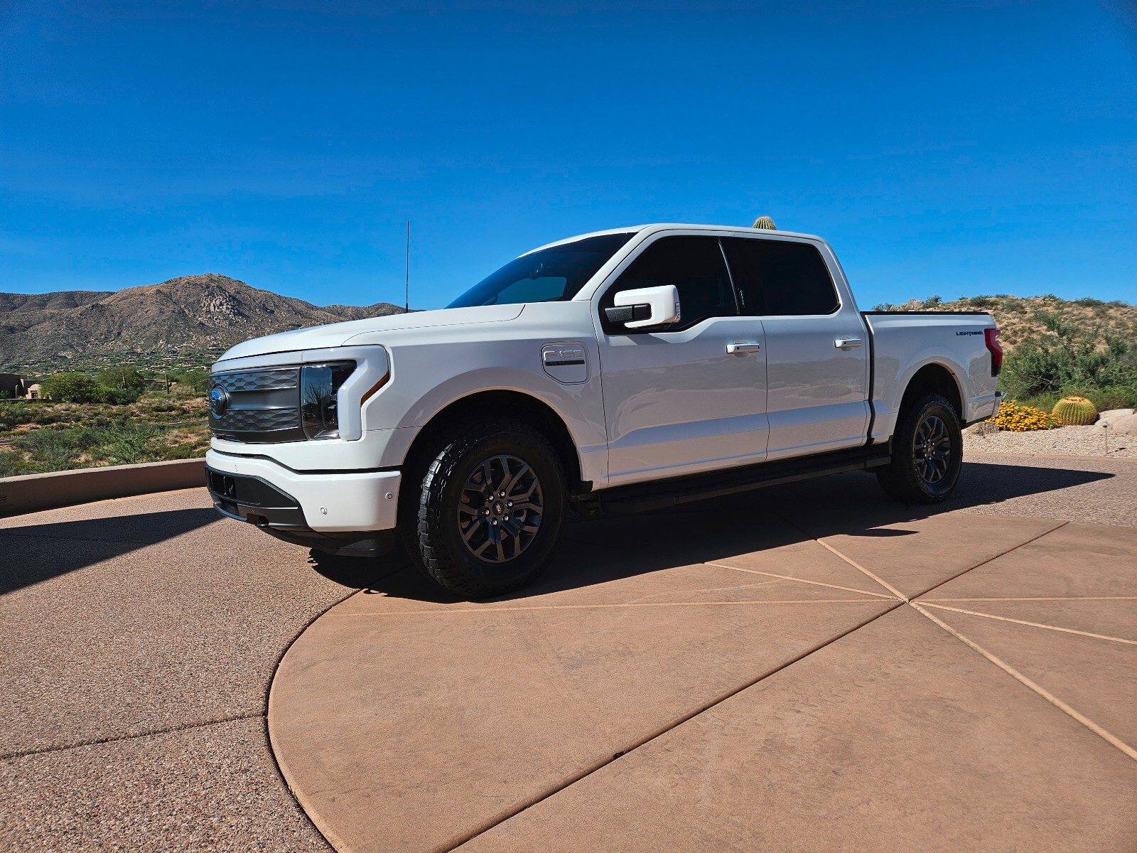2022 Ford F150 F150 Lightning Lariat Extended Range One Owner Used